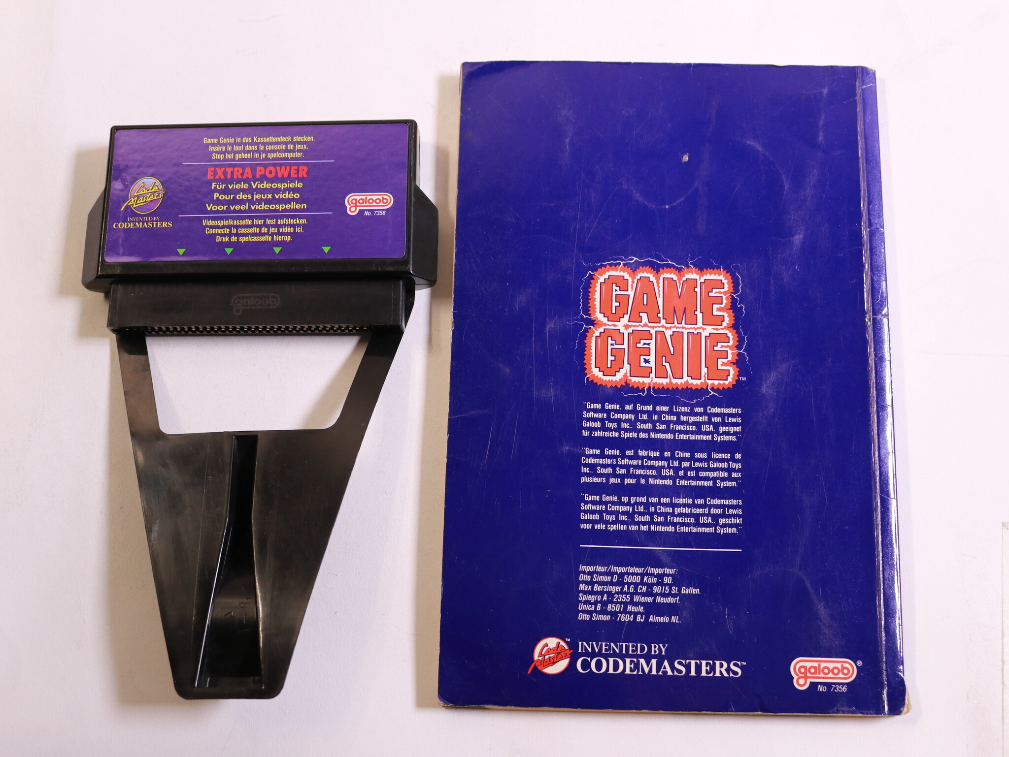 NES - Game Genie - Codemasters - productfoto 2