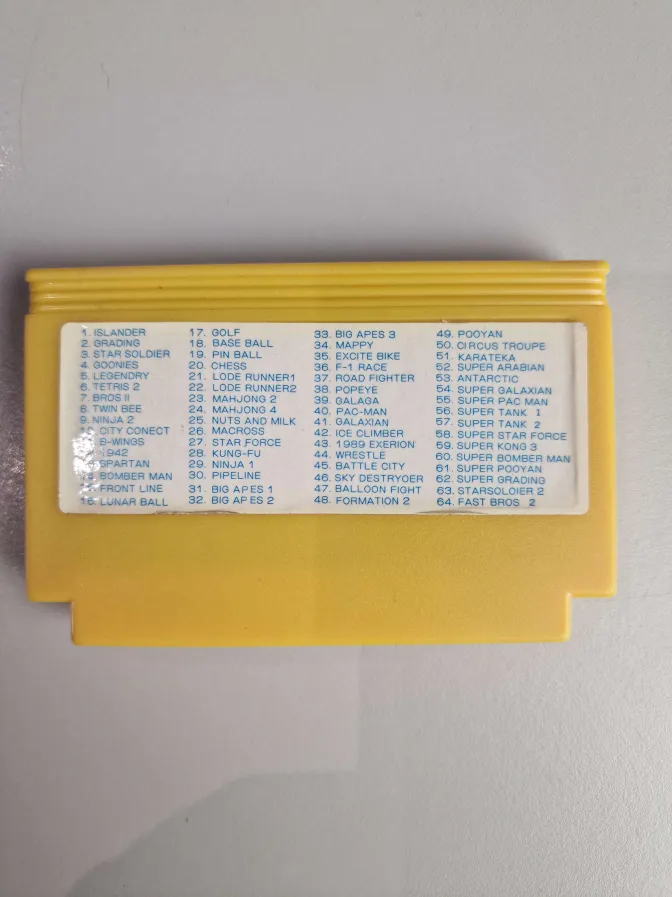 Famicom - 64 in 1 - Nintendo - productfoto 2