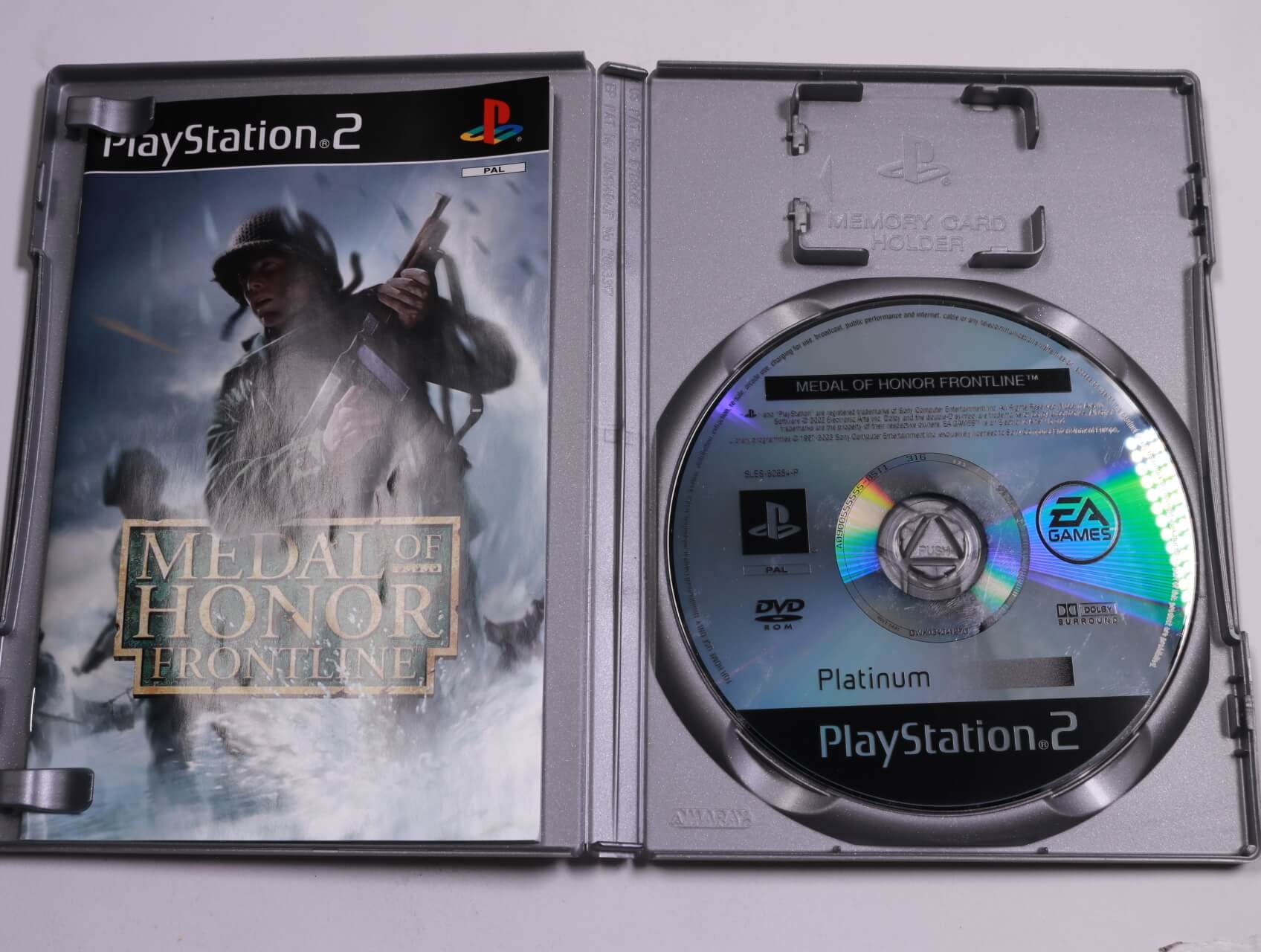 Playstation 2 - Medal of Honor: Frontline [Platinum Hits] - Electronic Arts - productfoto 3