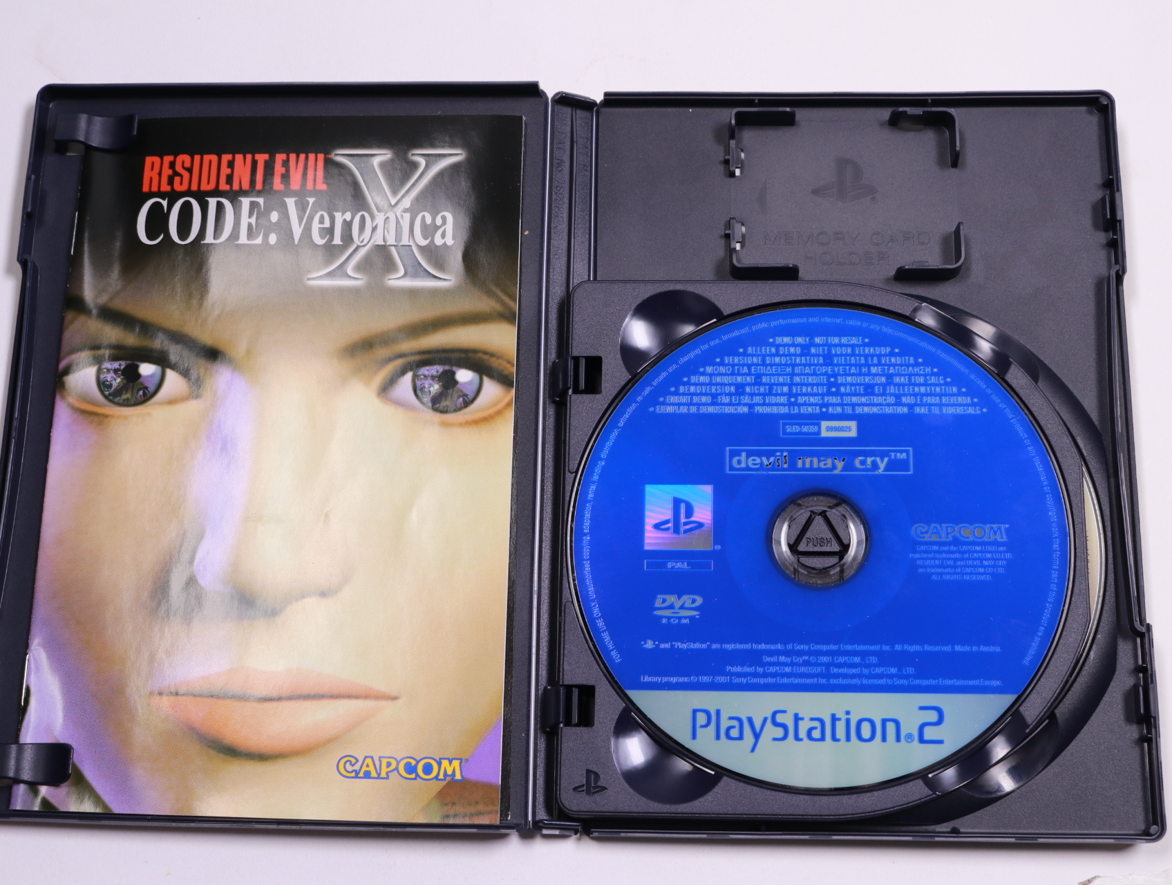 PlayStation 2 - Resident Evil: Code Veronica X #2 - Capcom - productfoto 3