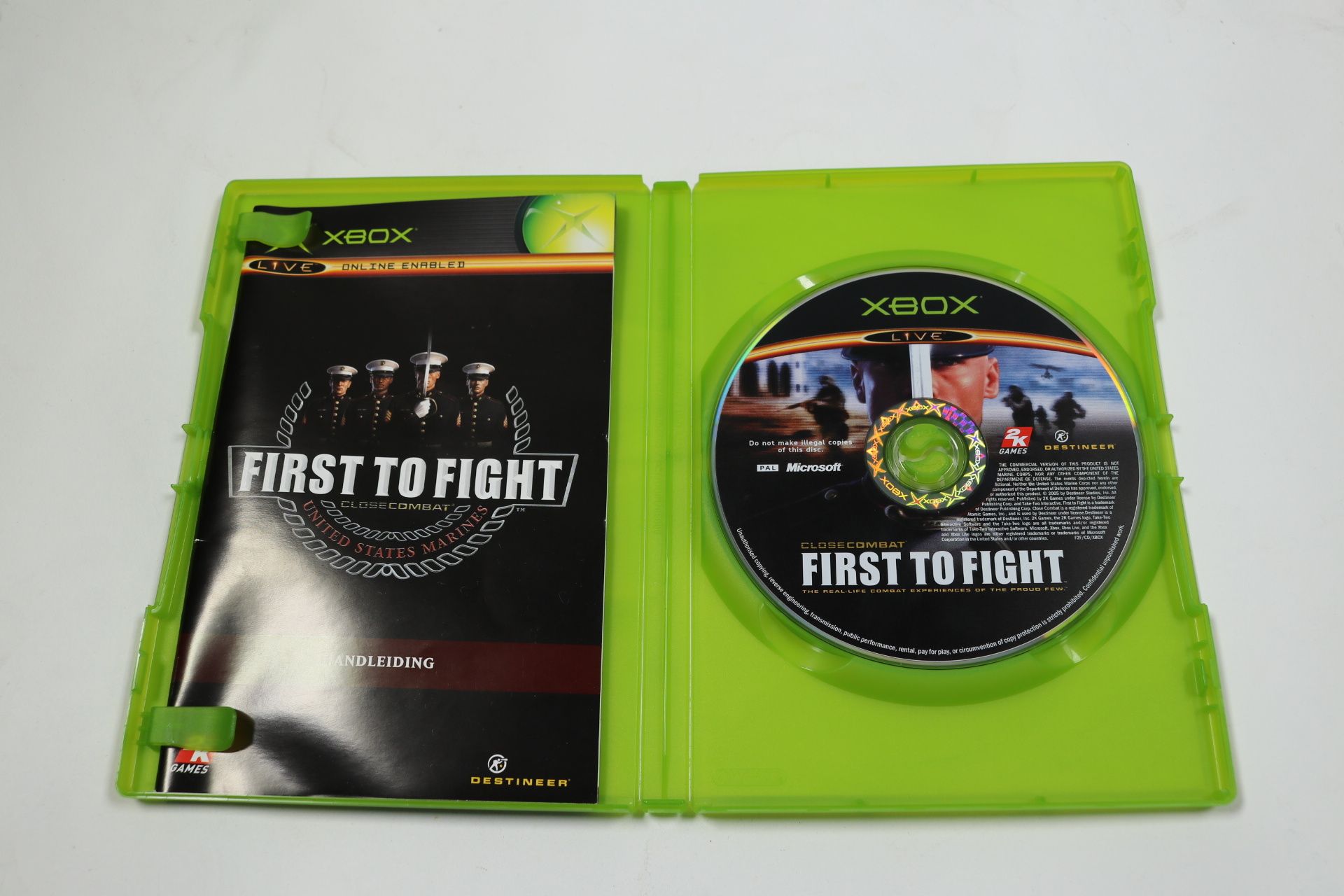 Xbox Classic - Close Combat: First to Fight - productfoto 3