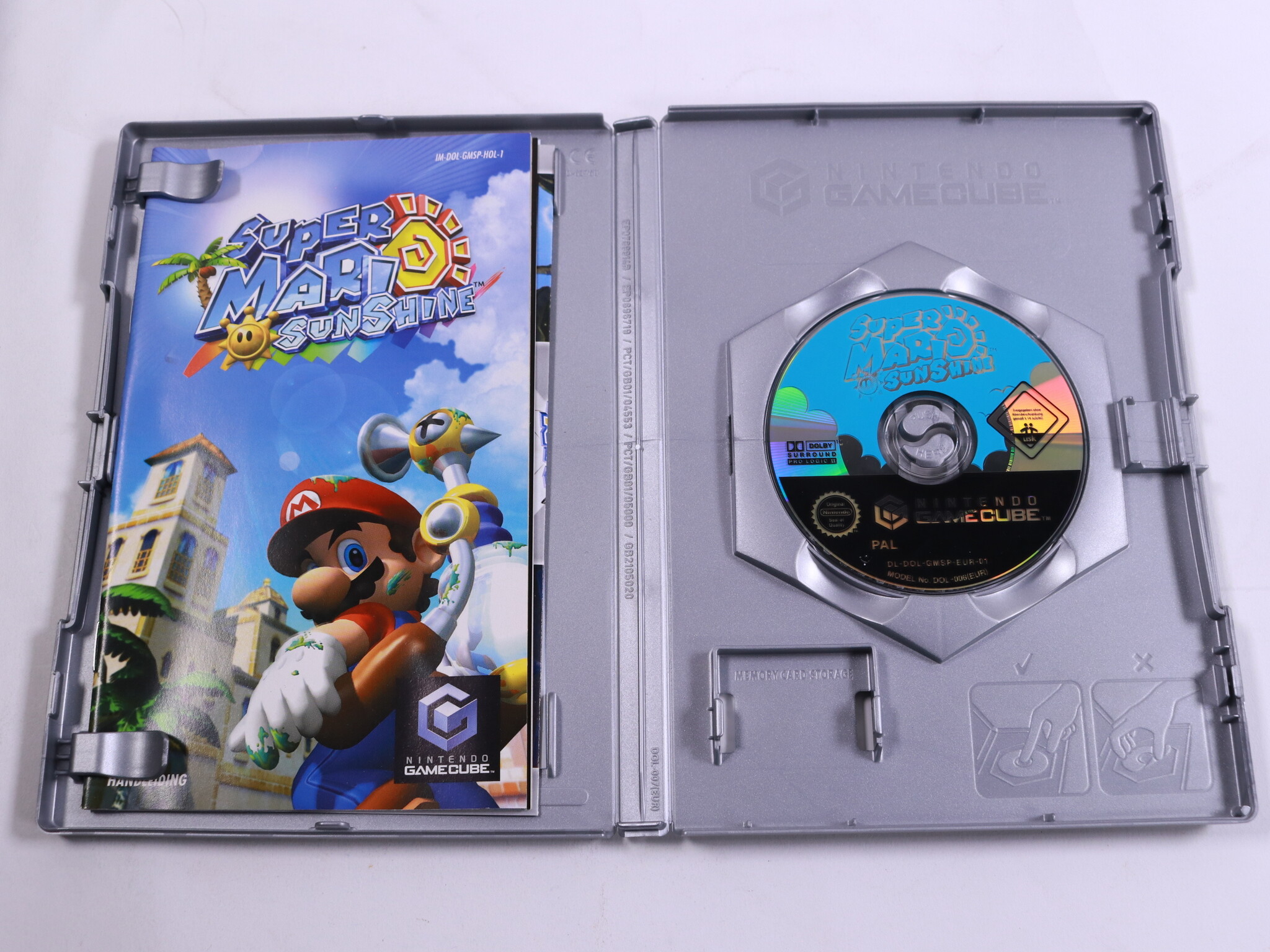 GameCube - Super Mario Sunshine - Nintendo - productfoto 2