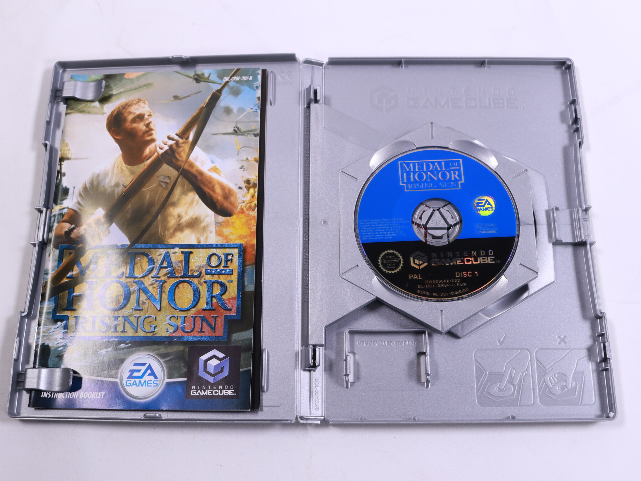 GameCube - Medal of Honor: Rising Sun [Player's Choice] - EA Los Angeles - productfoto 3