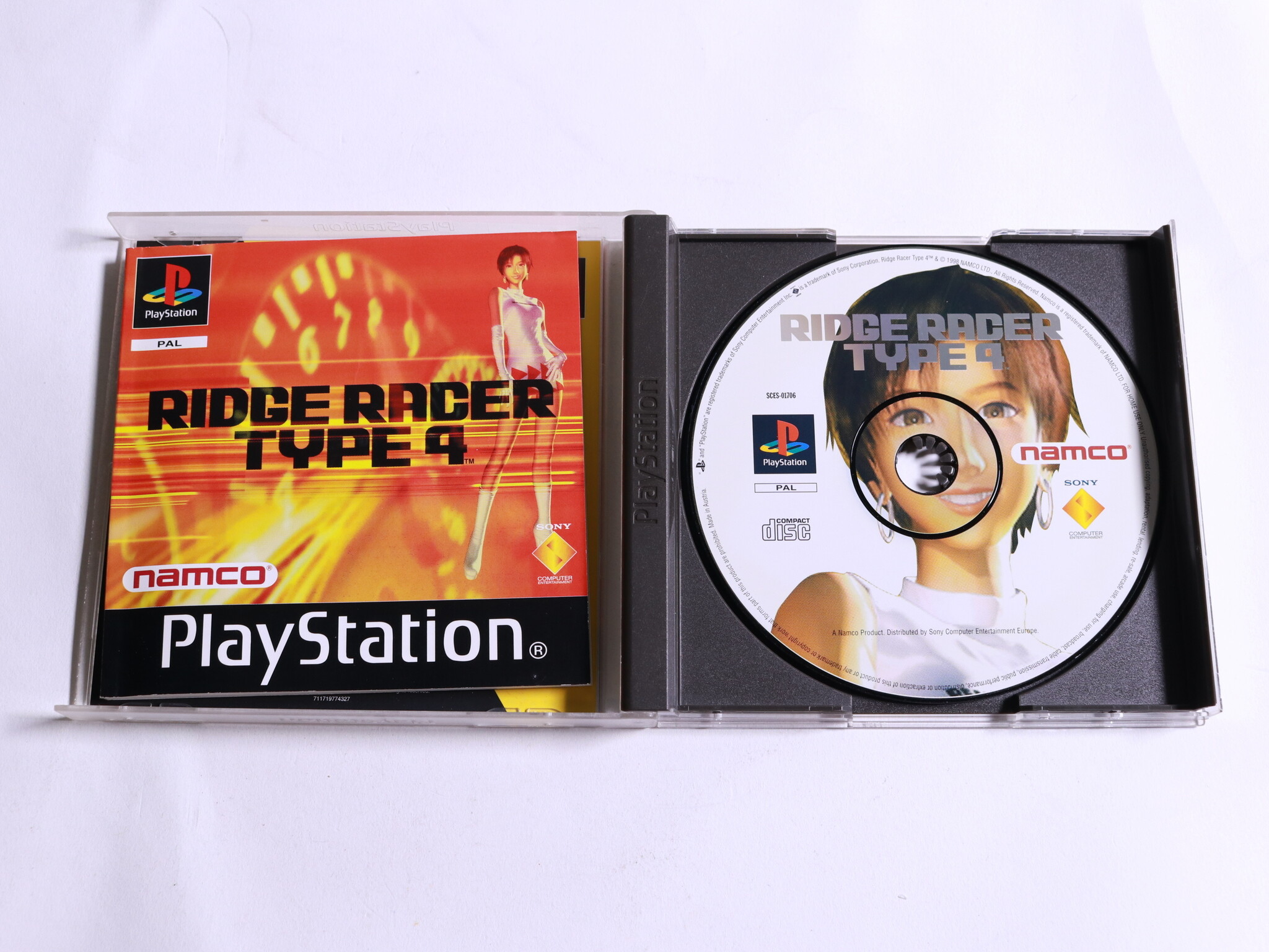 Playstation 1 - Ridge Racer Type 4 - productfoto 2