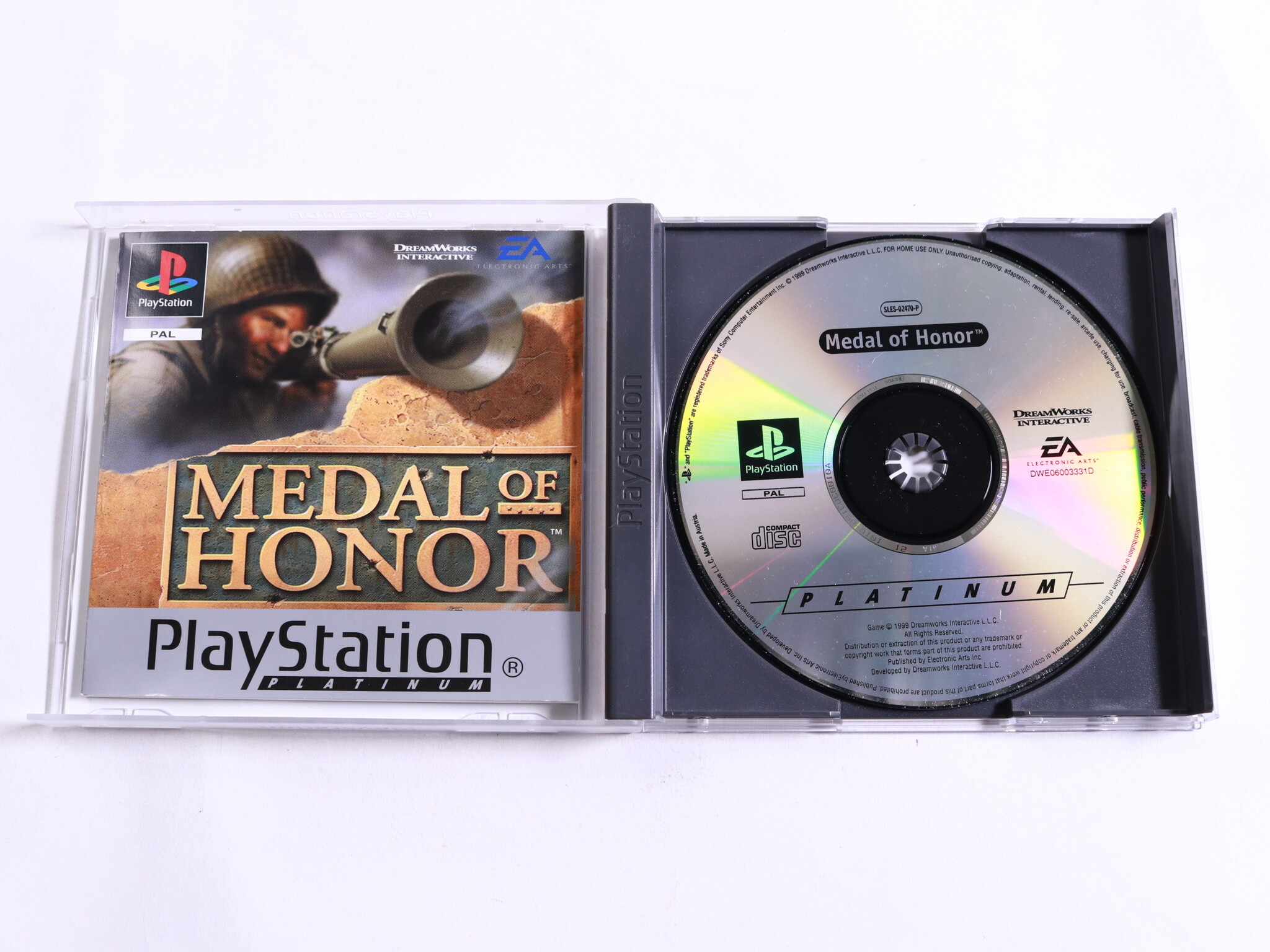 PlayStation 1 - Medal of Honor [Platinum Hits] - DreamWorks Interactive - productfoto 2