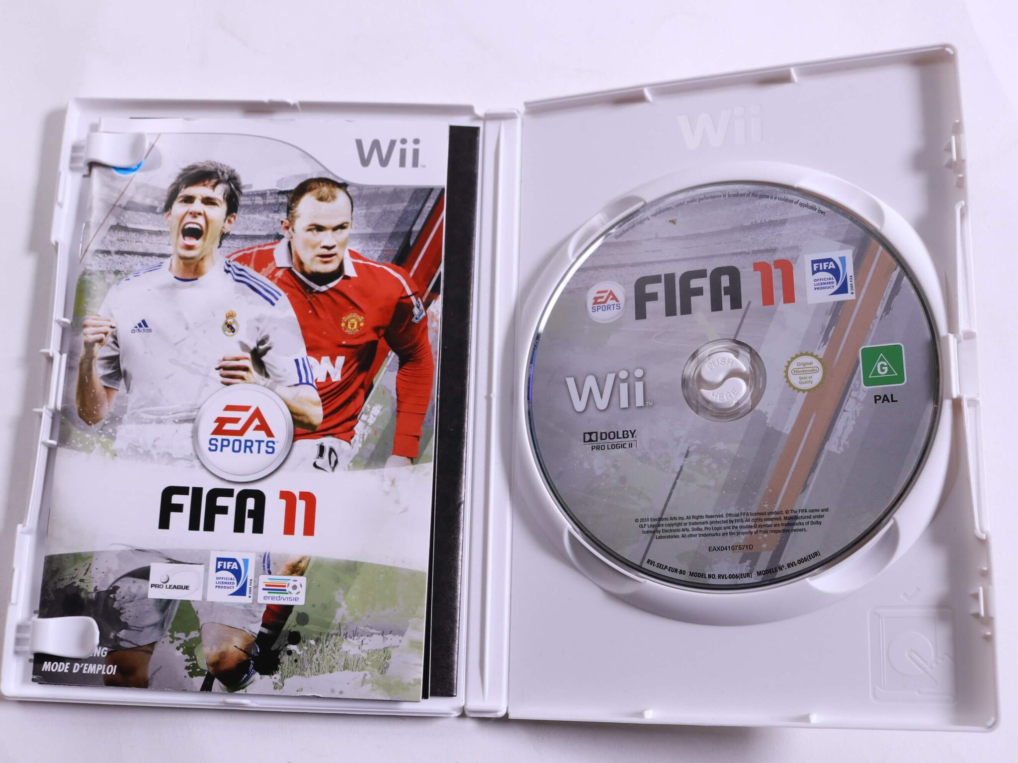 Wii - FIFA Soccer 11 - EA Sports - productfoto 2