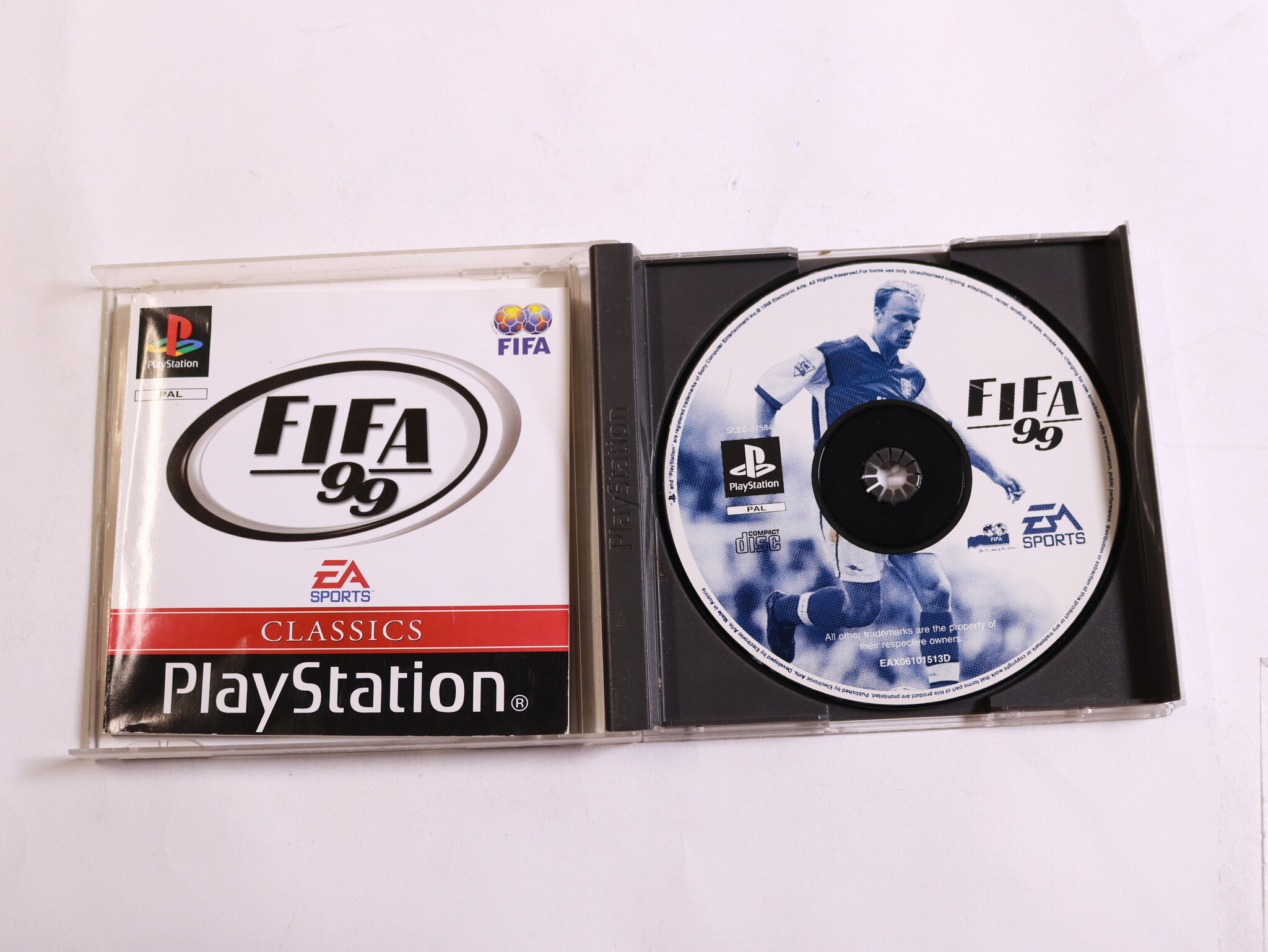 Playstation 1 - Fifa 99 - productfoto 2