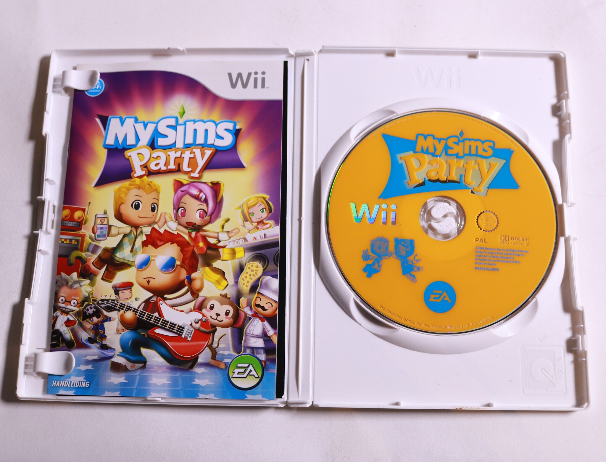 Wii - MySims Party - productfoto 2