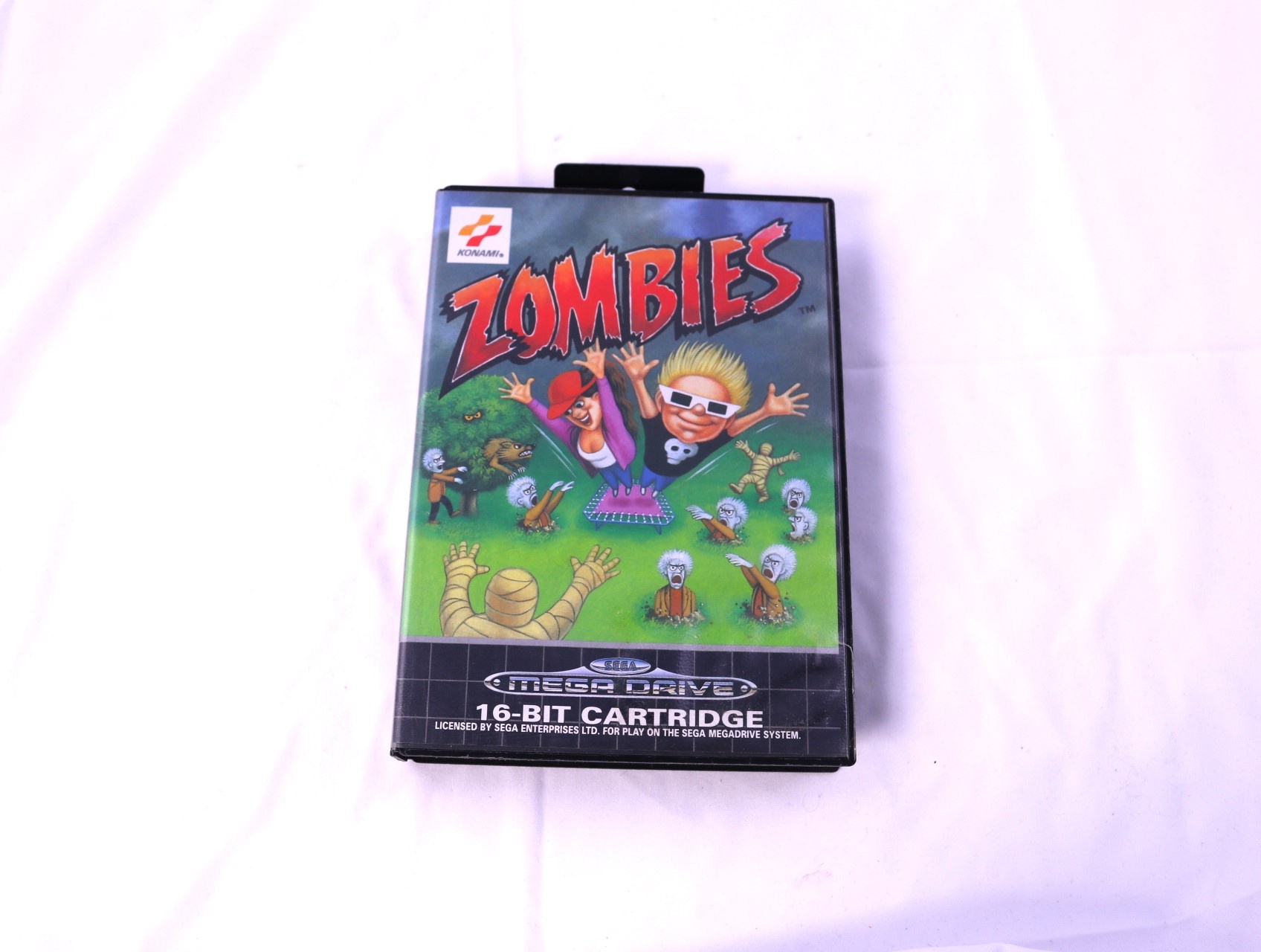 SEGA Mega Drive - Zombies Ate My Neighbors [No Manual]
