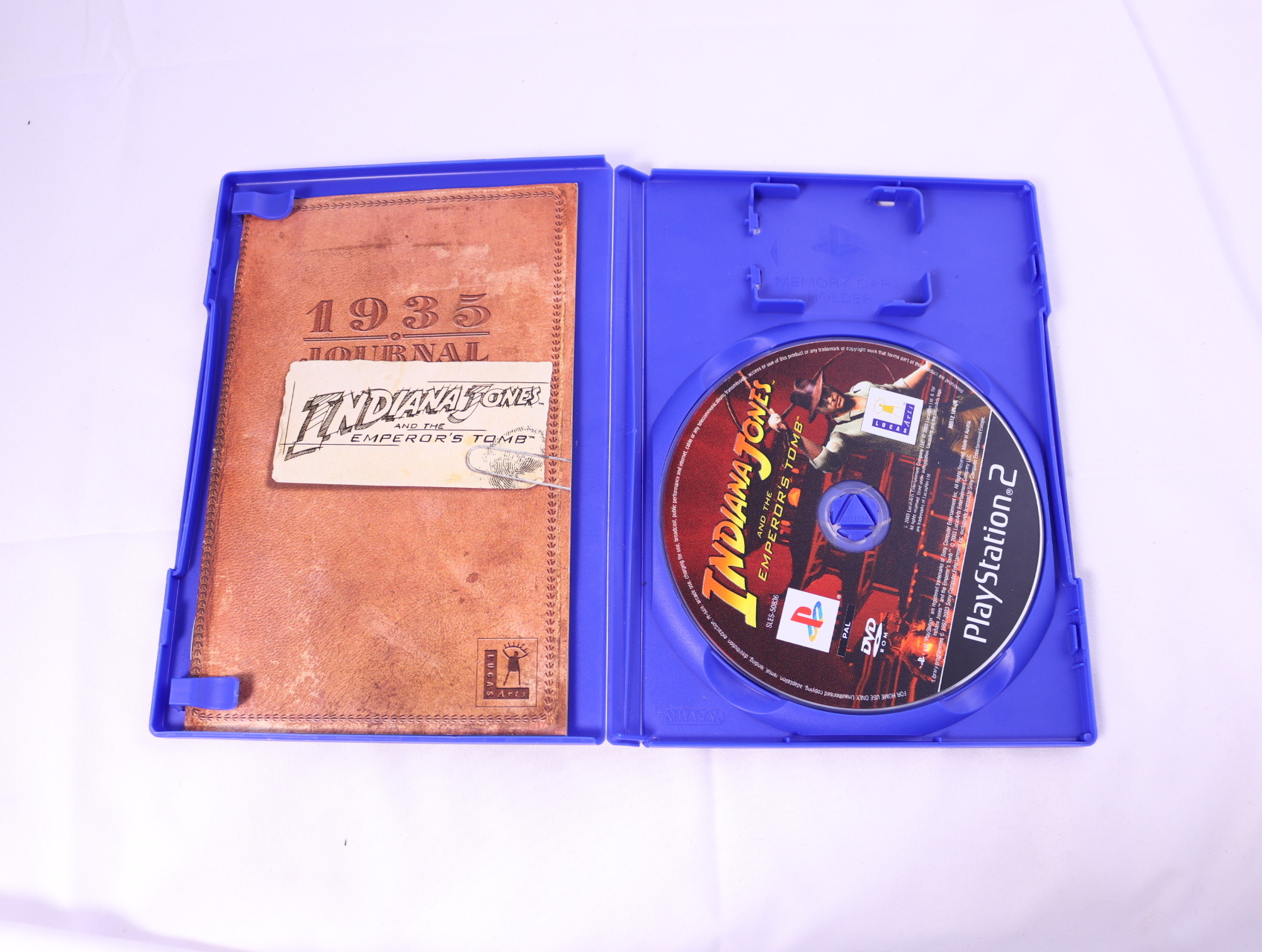 Playstation 2 - Indiana Jones and the Emperor's Tomb - productfoto 3