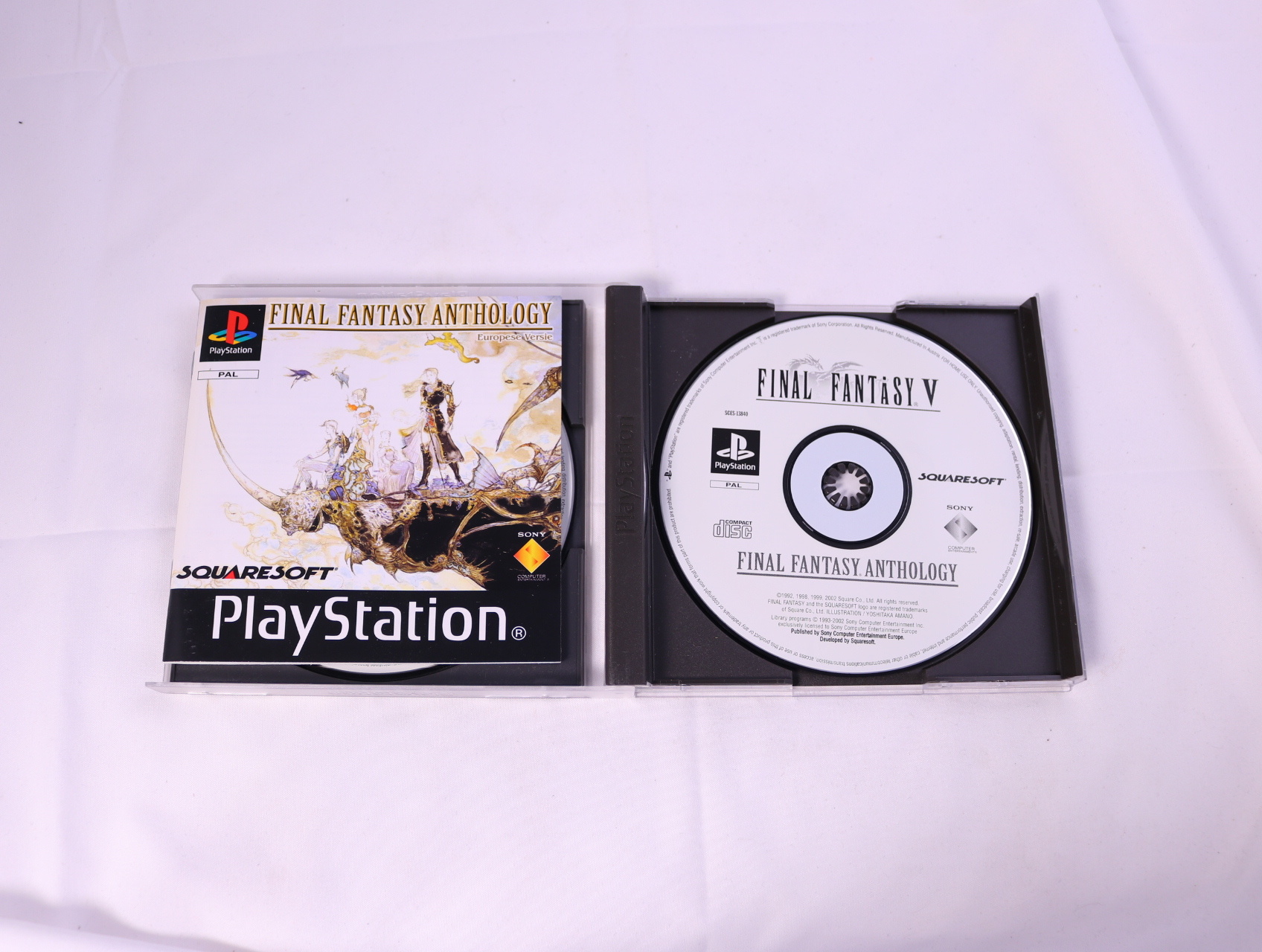 Playstation 1 - Final Fantasy Anthology - productfoto 4