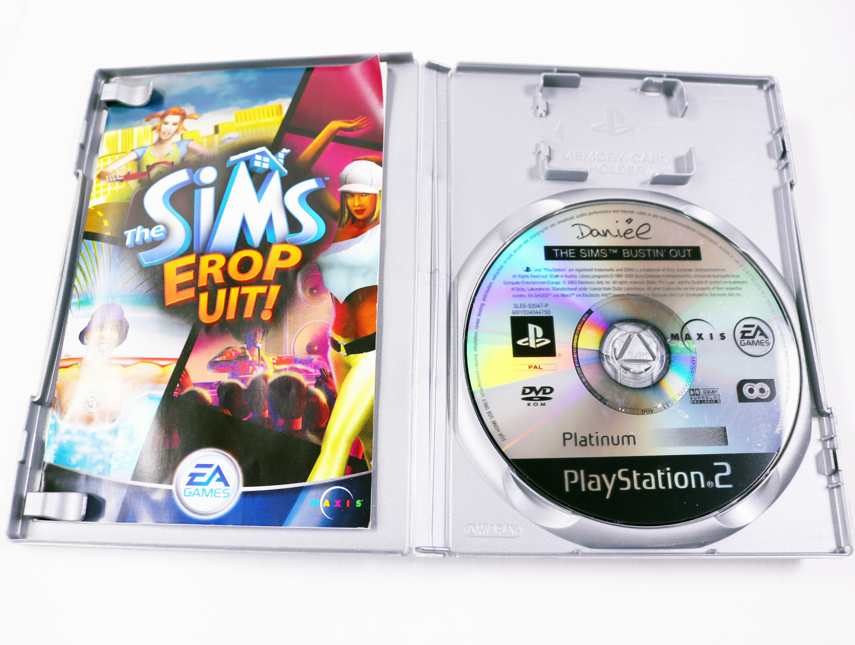 Playstation 2 - The Sims: Bustin' Out [Platinum] - productfoto 3