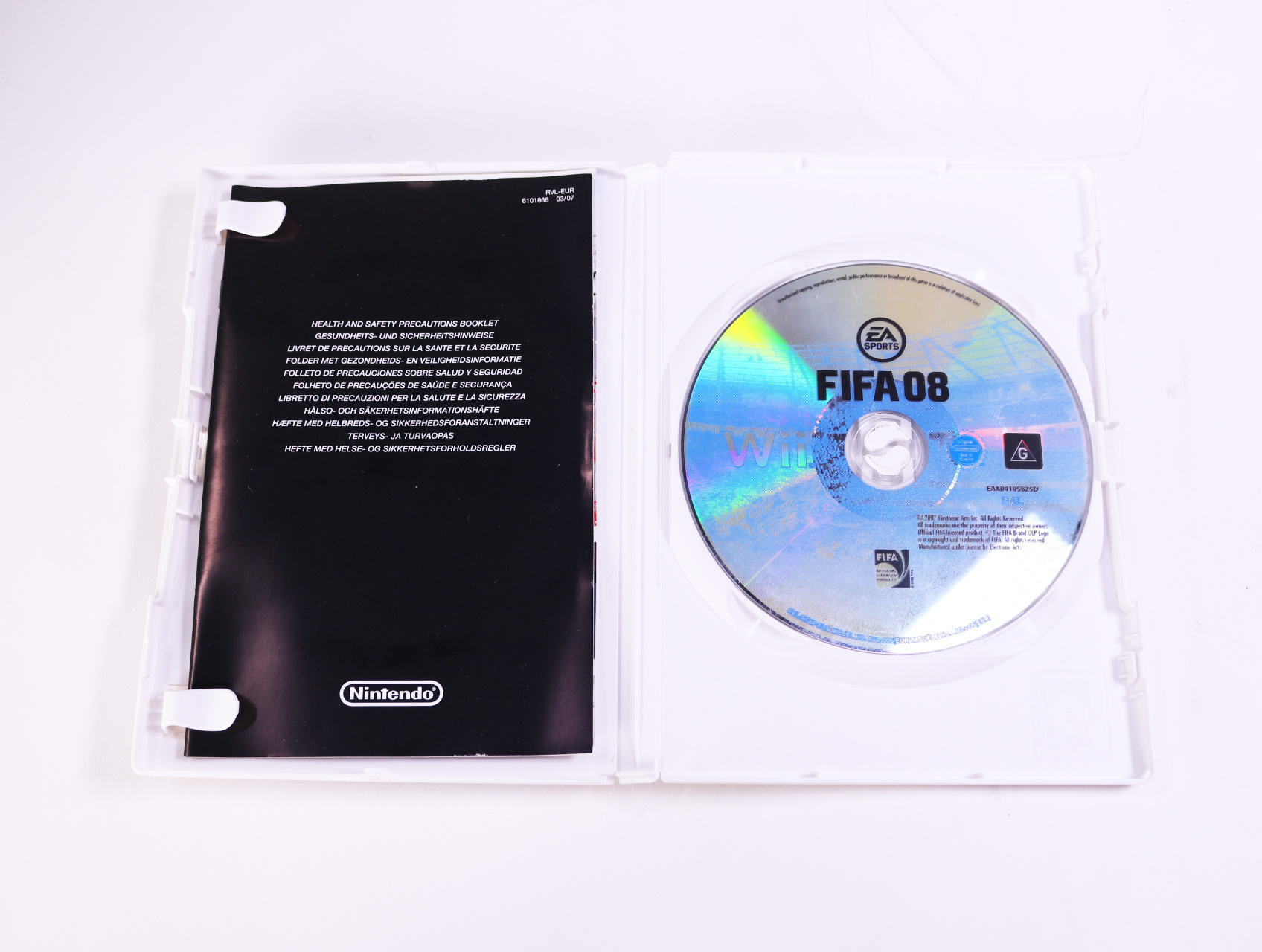 Wii - FIFA 08 - productfoto 3