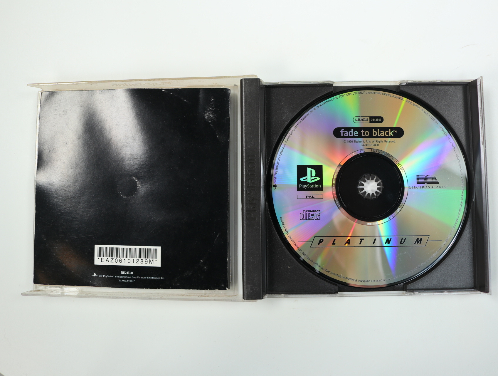 PlayStation 1 - Fade To Black [Platinum] - productfoto 3