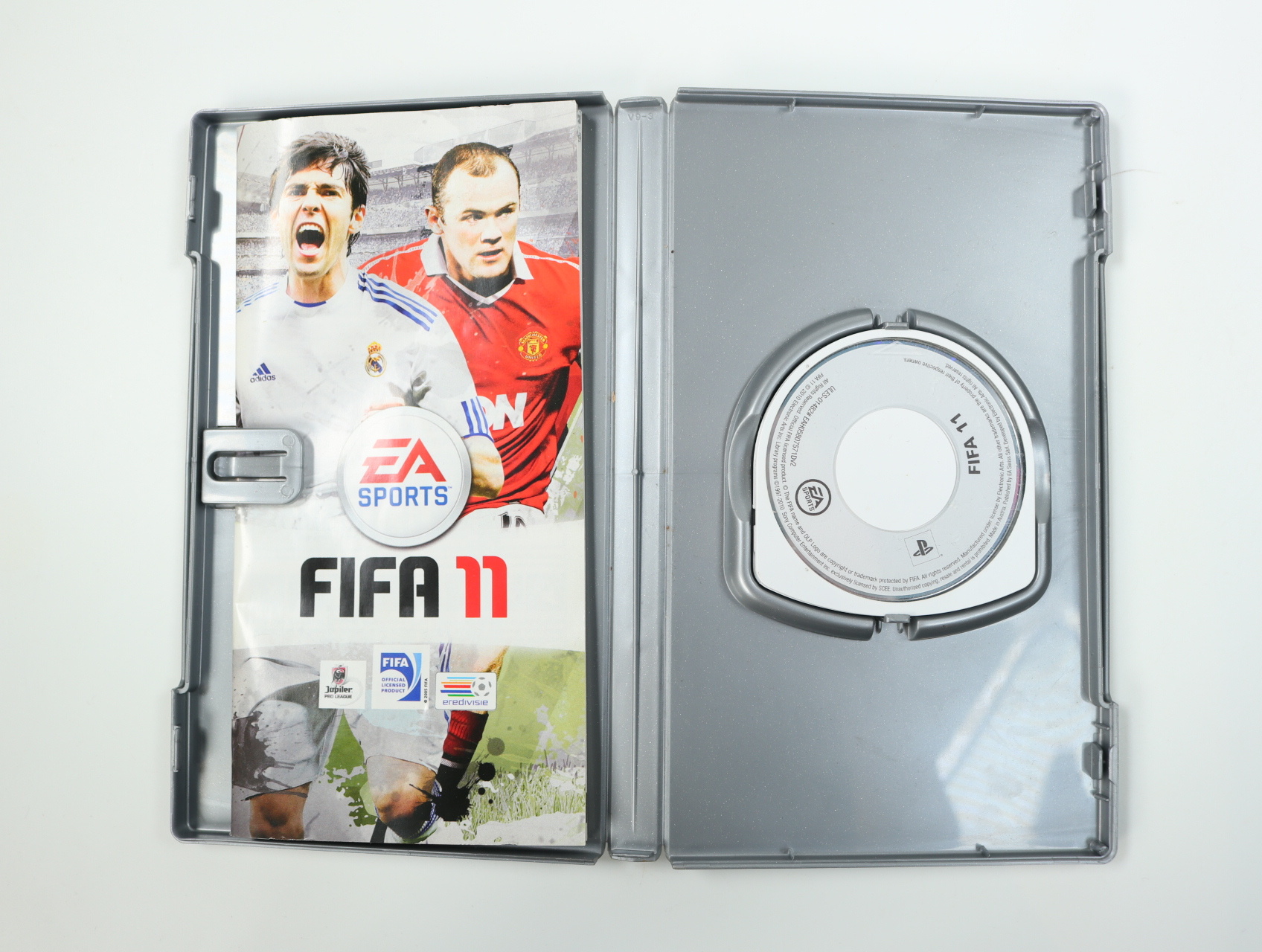 PSP - Fifa 11 [Platinum] - productfoto 3