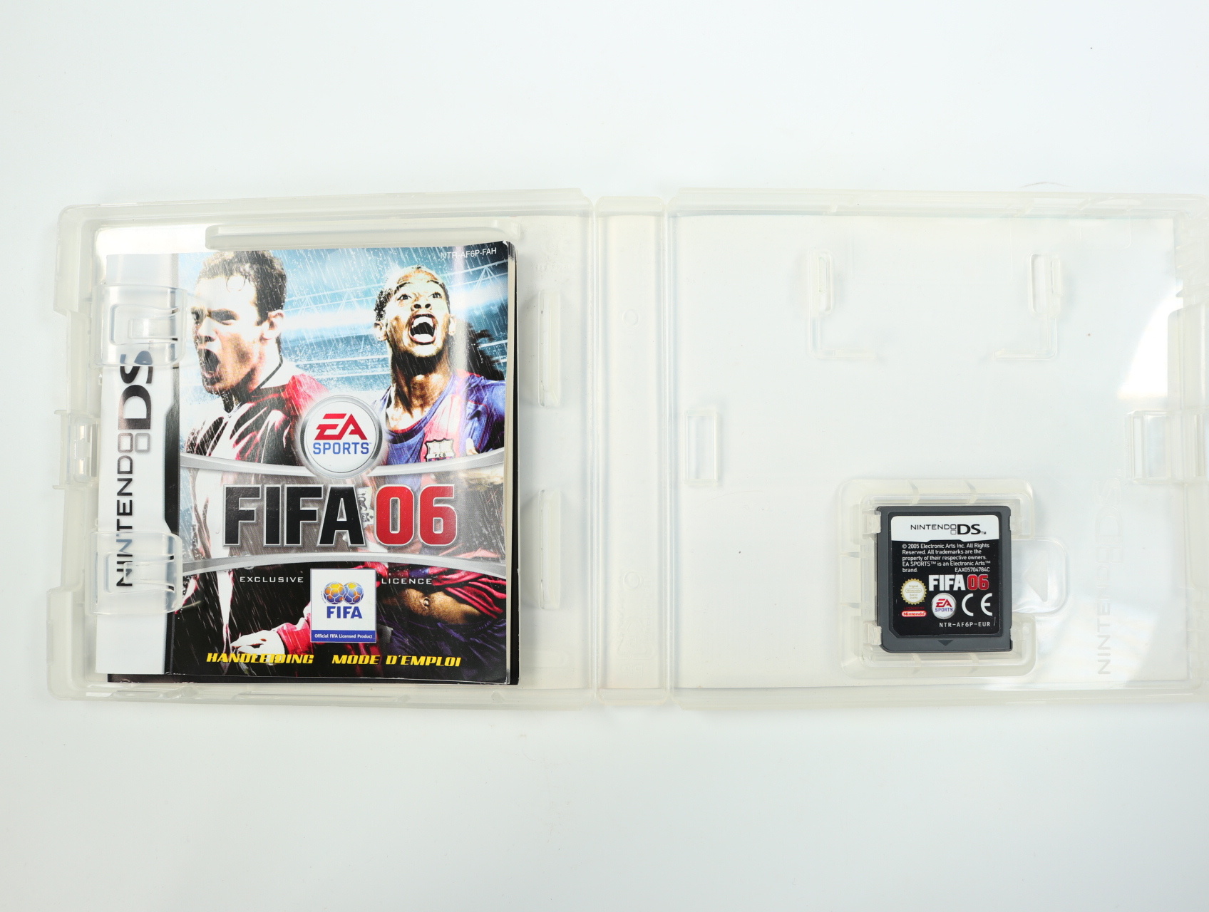 Nintendo DS - FIFA 06 - productfoto 3