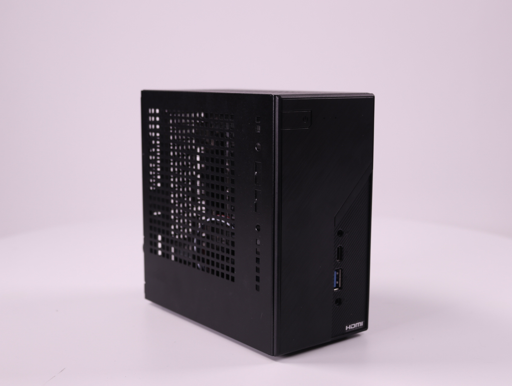DeskMini X600 USB4