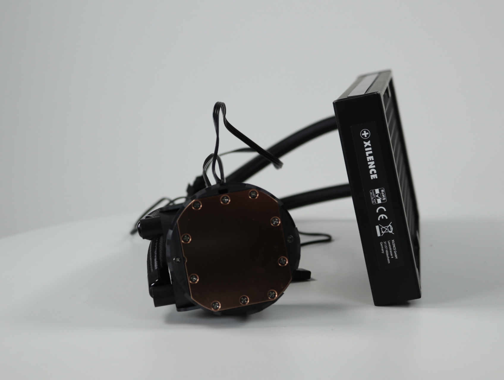 LQ240 ARGB - Zwart - Xilence - productfoto 2