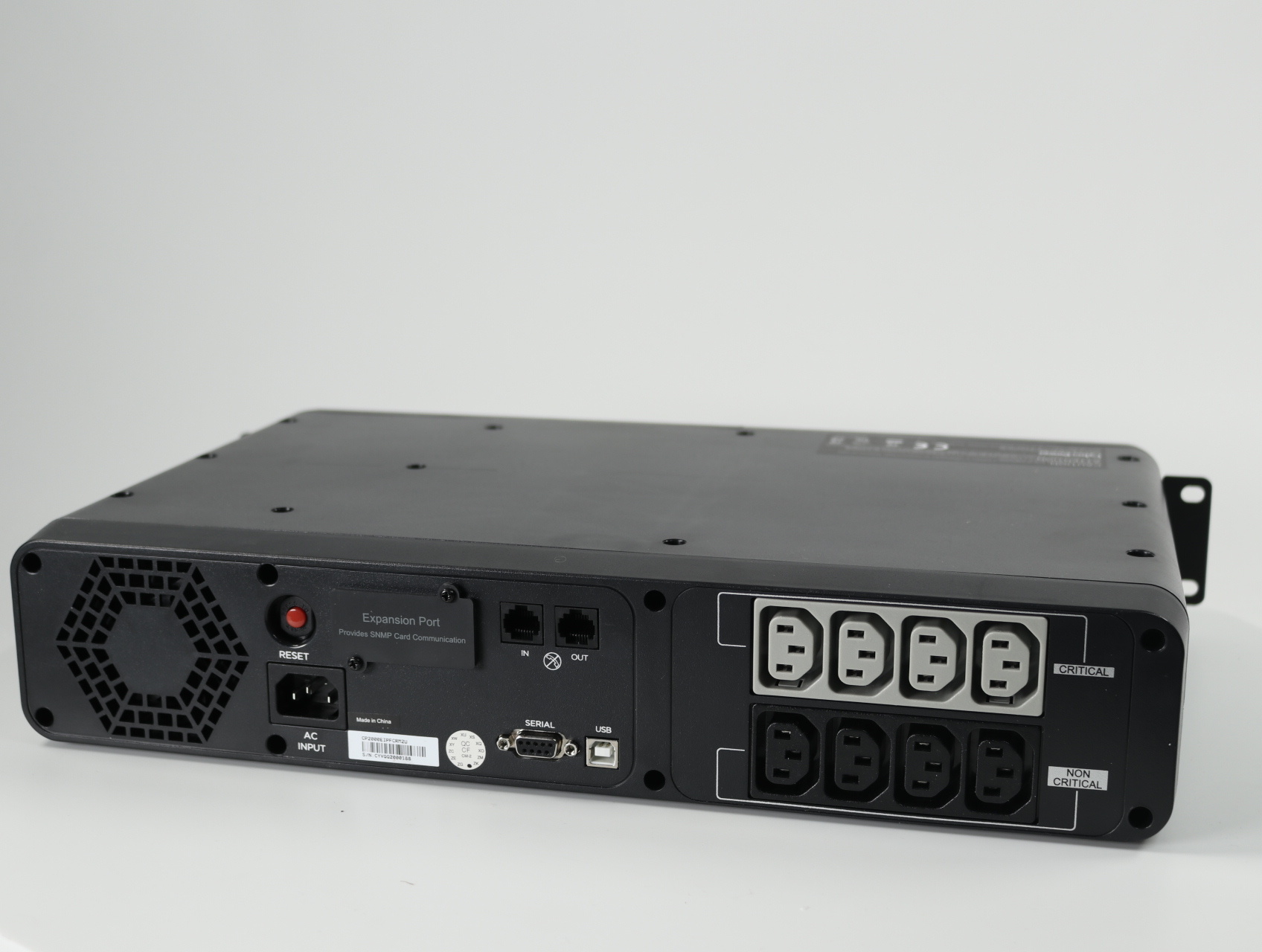 CP2000EIPFCRM2U UPS | 2kVA capaciteit - productfoto 2