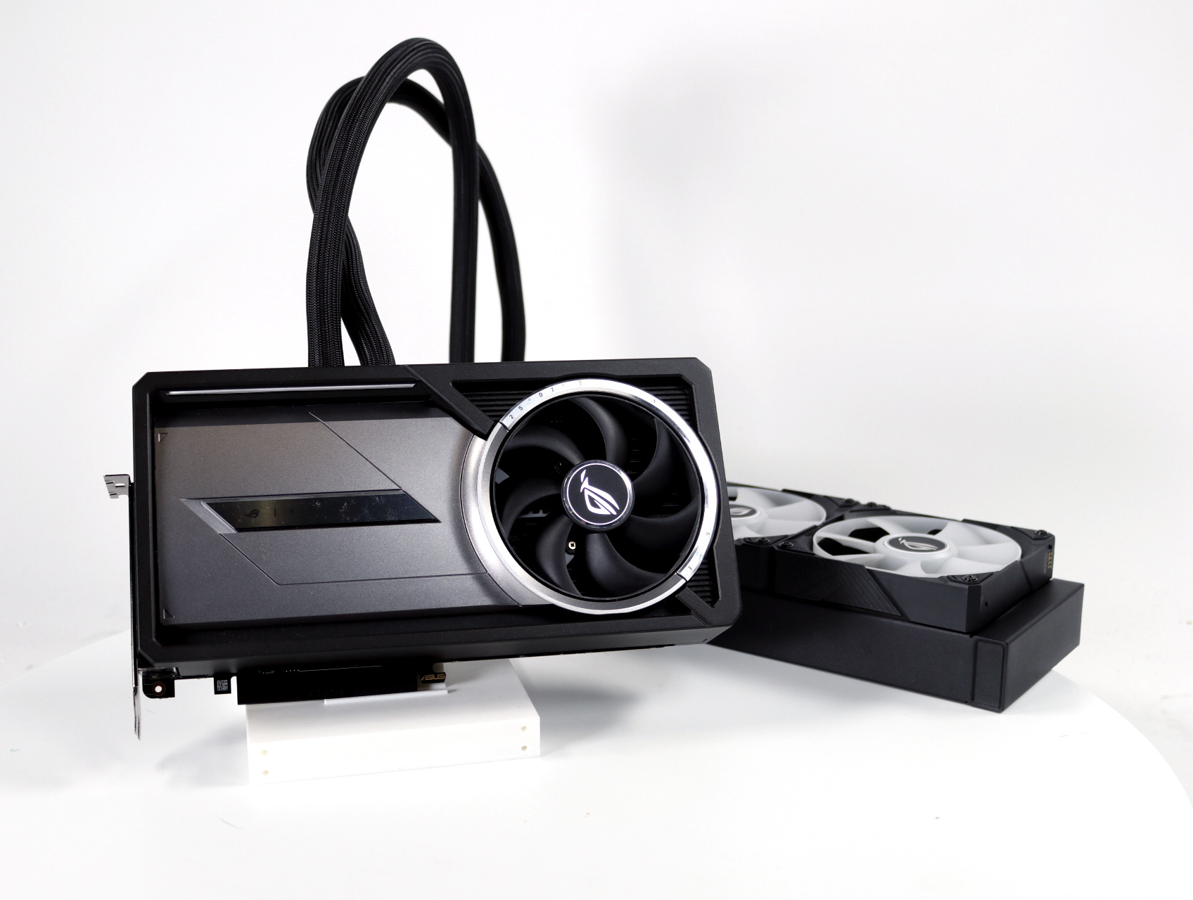 ROG Astral LC GeForce RTX 5090 32GB GDDR7 OC Edition