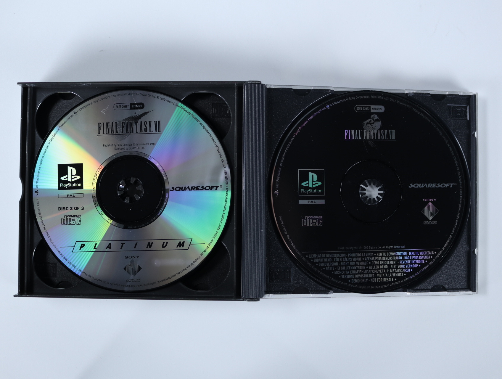PlayStation 1 - Final Fantasy VII [Platinum] [No Manual] - productfoto 3