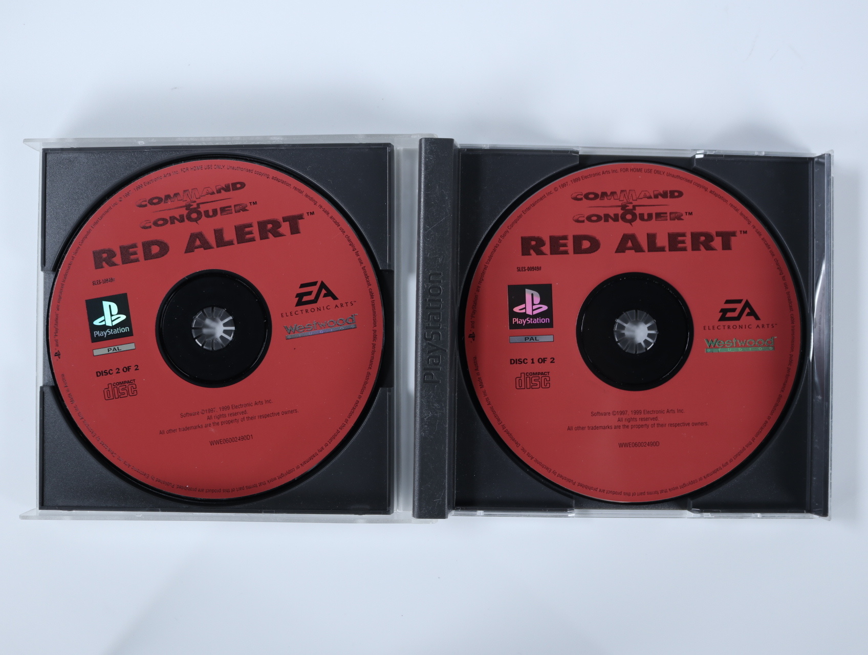 PlayStation 1 – Command & Conquer: Red Alert [Classics] - productfoto 2