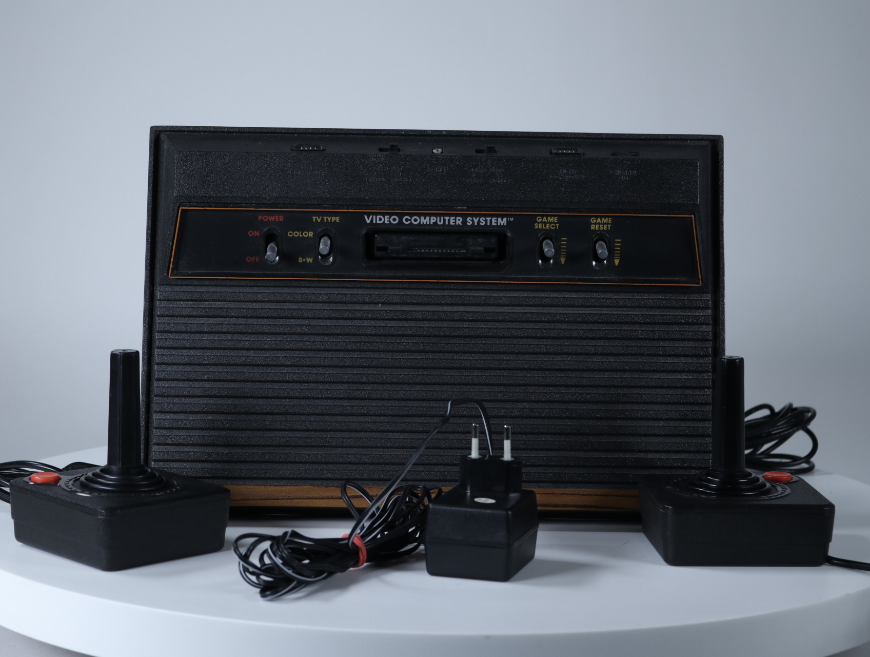 Atari 2600 - Console - 2600 Woody (CX-2600 AP) - Atari, Inc. - productfoto 4