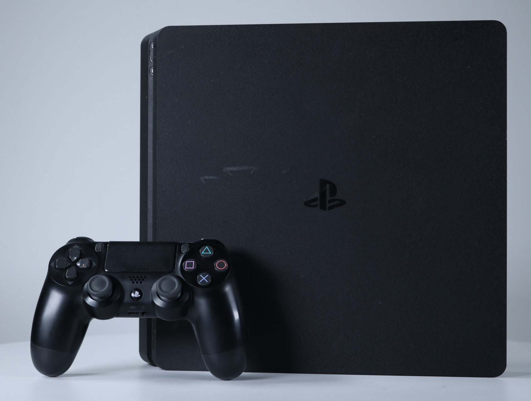 PlayStation 4 - Slim Console CUH-2216A 500GB