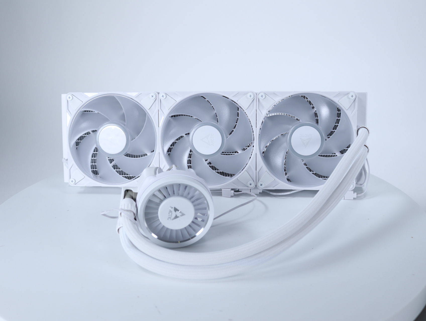 Liquid Freezer III Pro 420 A-RGB - Wit
