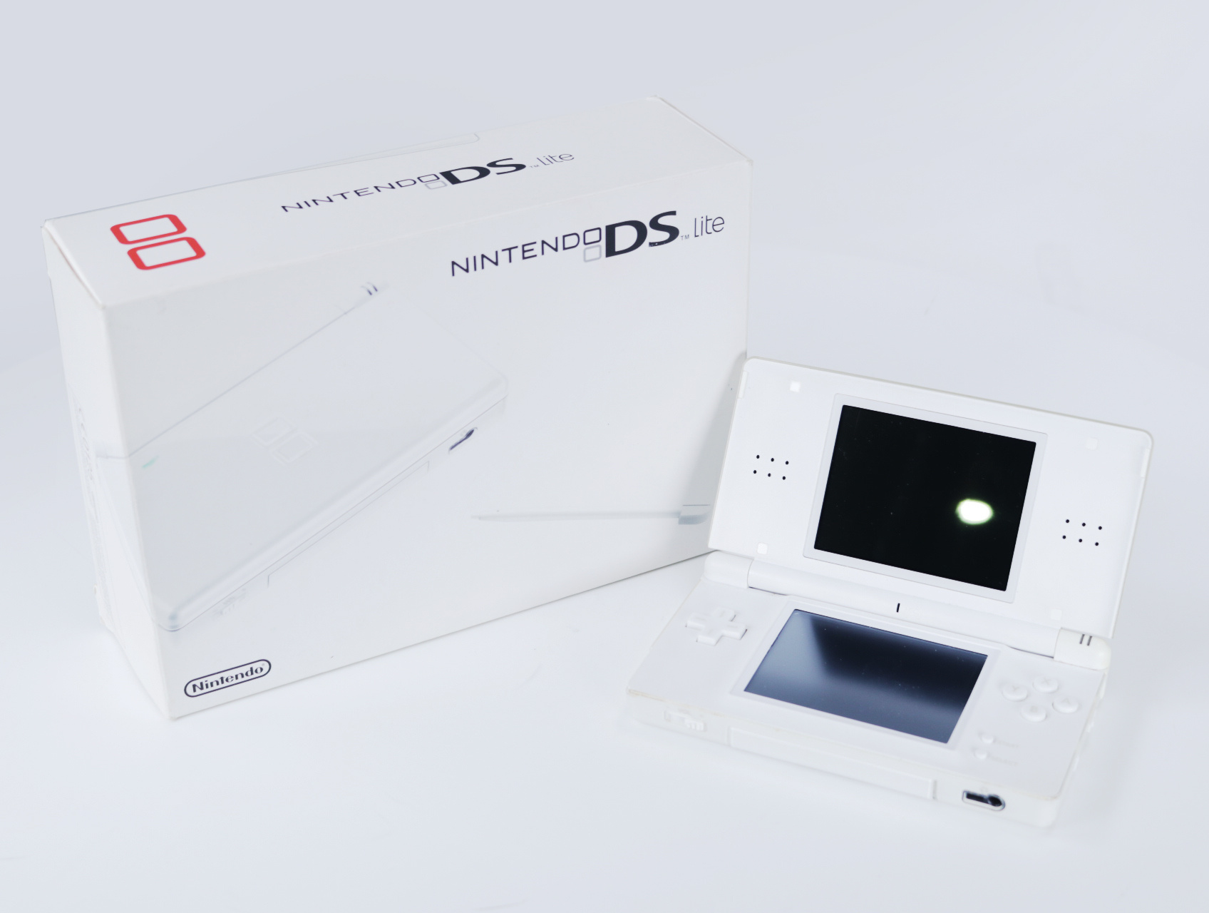 Nintendo DS - DS Lite Console - White - CIB