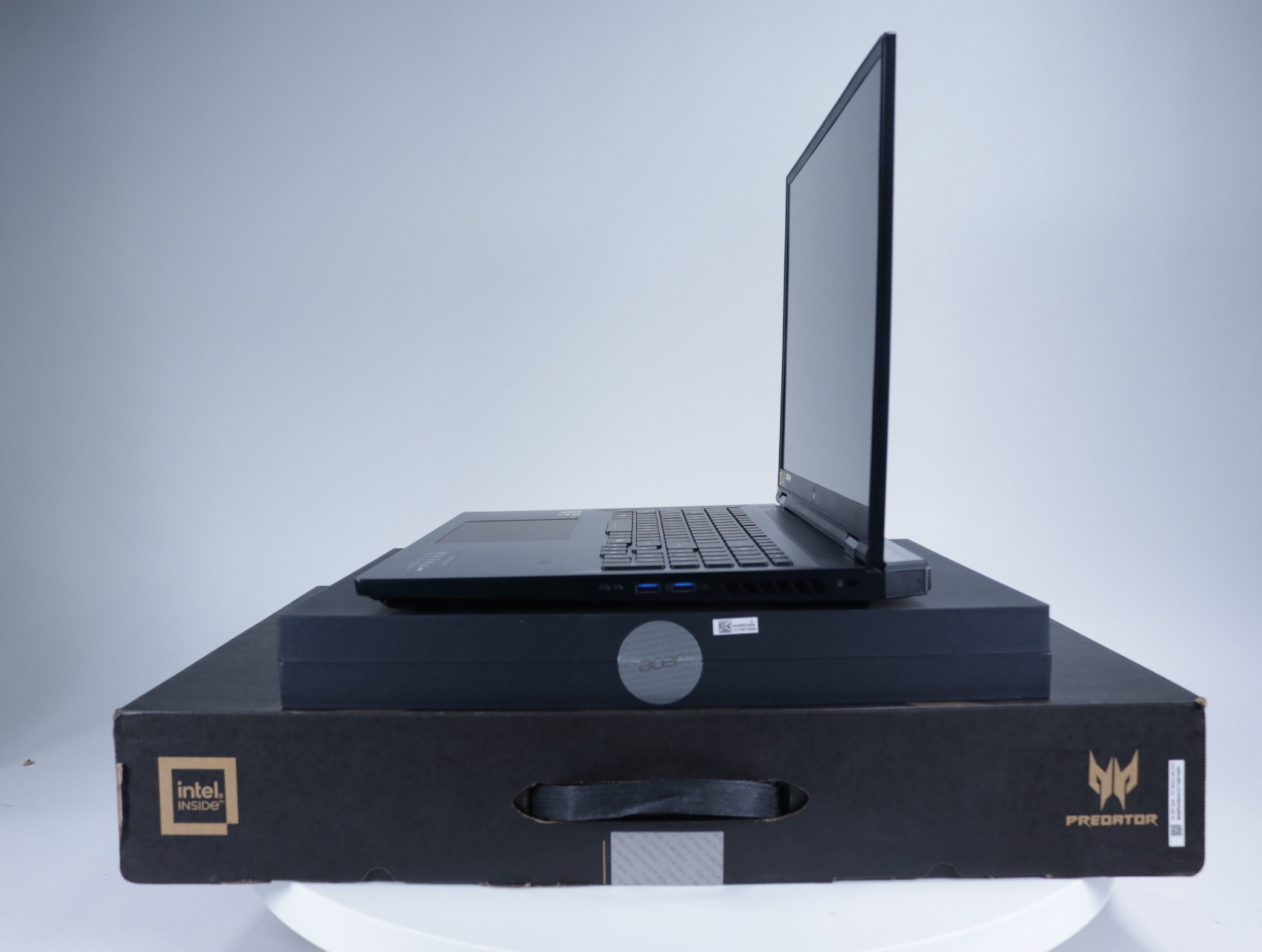 Predator Helios 18 PH18-72-97DH | 18" | Core i9 | RTX 4080 - productfoto 5