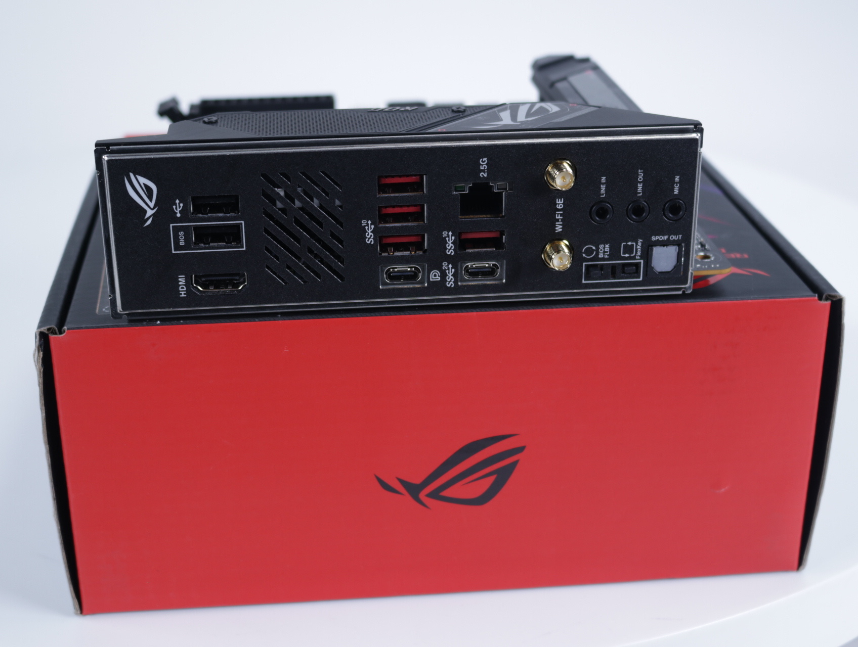 ROG STRIX B650E-I GAMING WIFI - productfoto 2