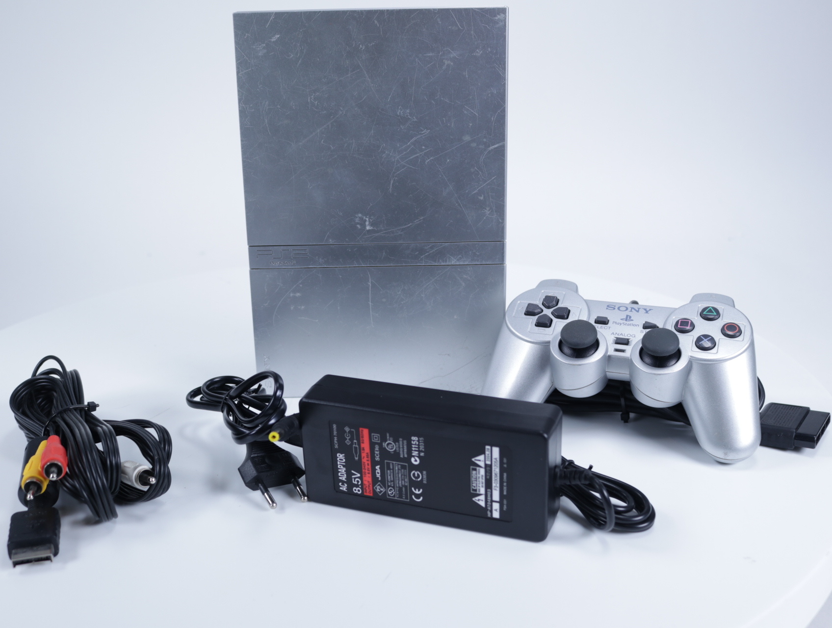 PlayStation 2 - Slim Console SCPH-70004 [Zilver] - productfoto 5