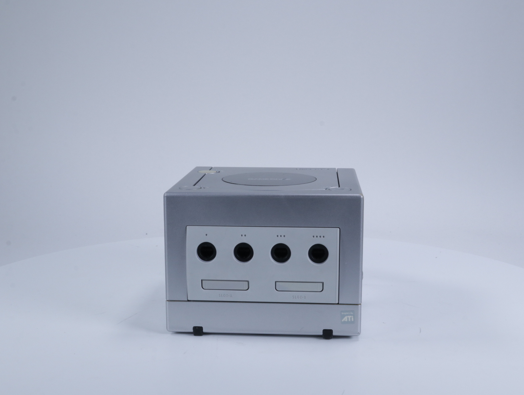 GameCube - Console DOL-001 Zilver [Paarse Controller / 1 Klepje Onderkant mist] - productfoto 2
