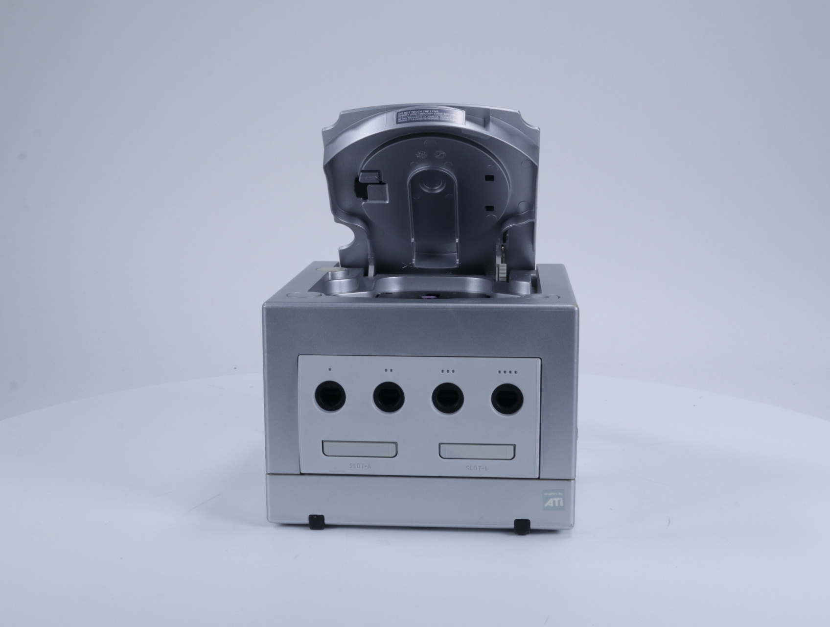 GameCube - Console DOL-001 Zilver [Paarse Controller / 1 Klepje Onderkant mist] - productfoto 3