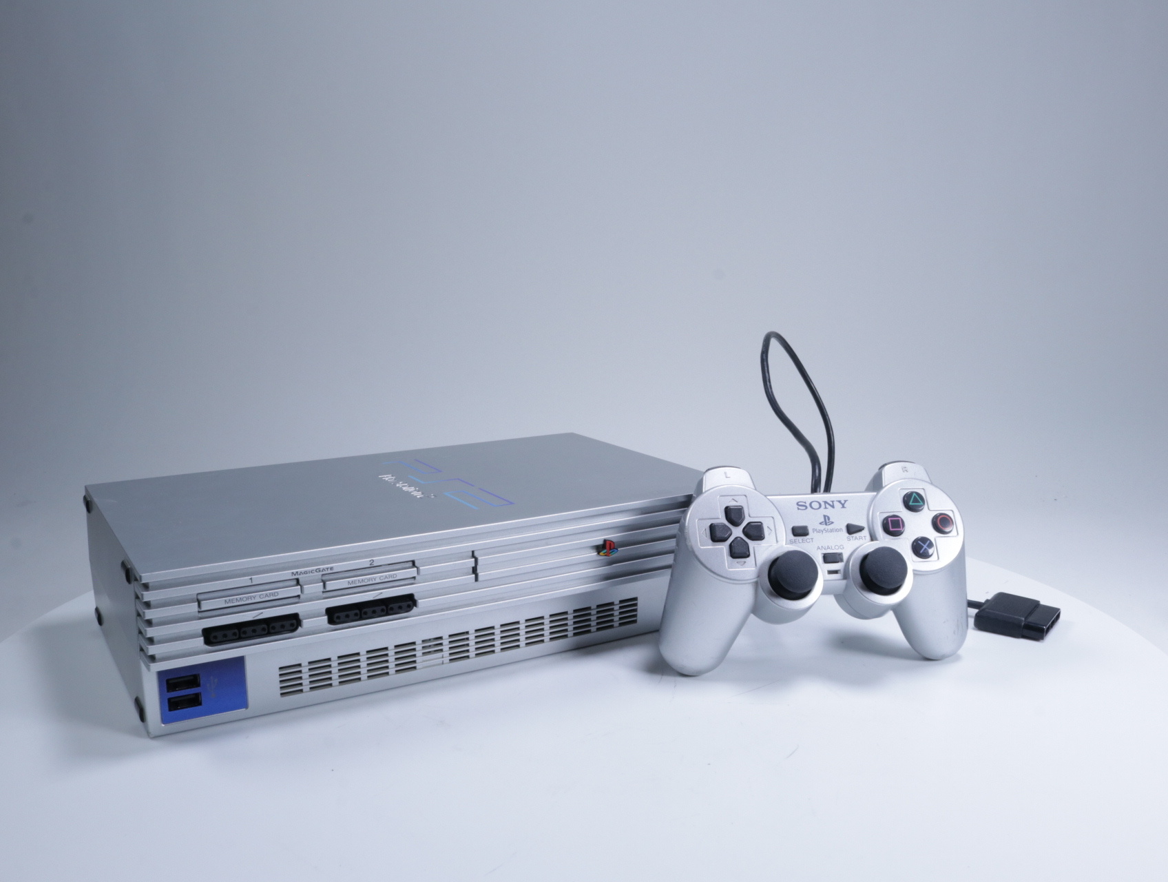 Playstation 2 - Console [Zilver / SCPH-50004] - Sony Computer Entertainment - productfoto 2