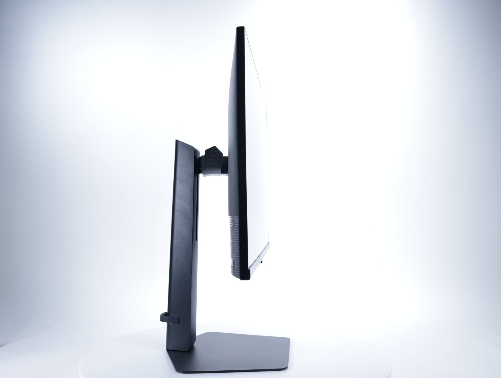 Odyssey G7 G70F | Zwart | 4K - 180hz - 1ms - IPS - 27 inch - Samsung - productfoto 3