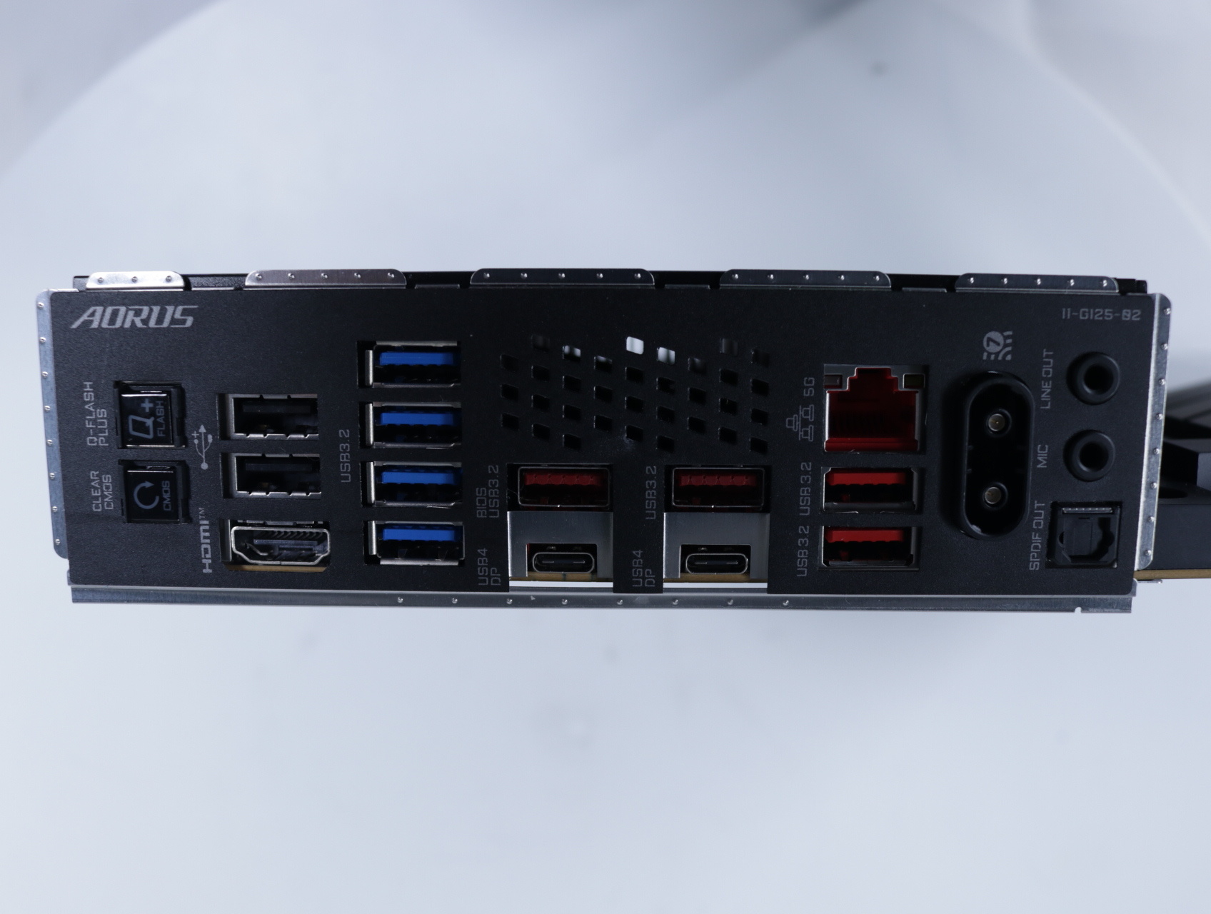 X870E AORUS MASTER - productfoto 3