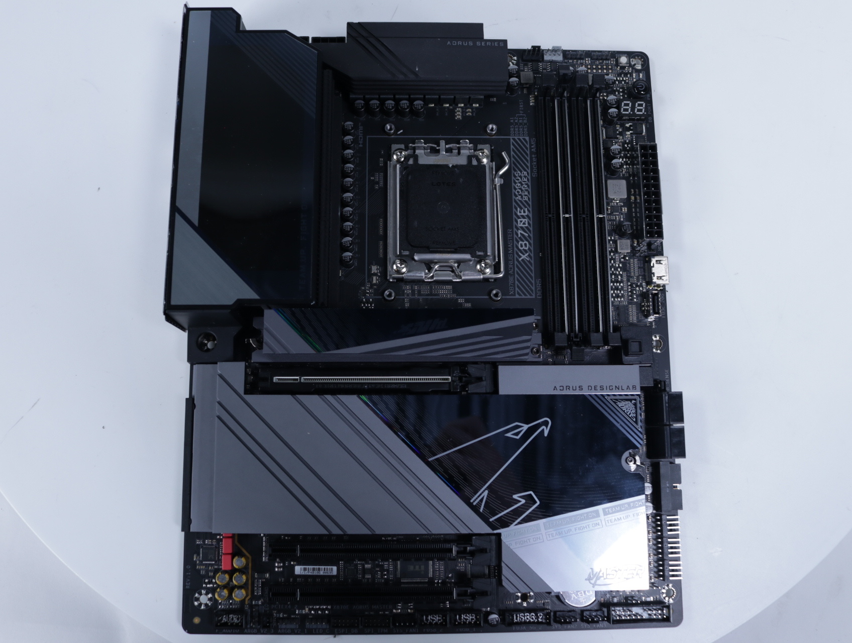 X870E AORUS MASTER - productfoto 2