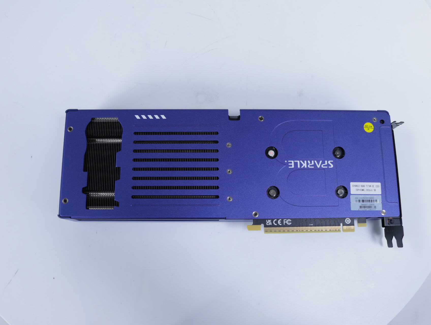 Intel Arc B580 TITAN OC - Sparkle - productfoto 3