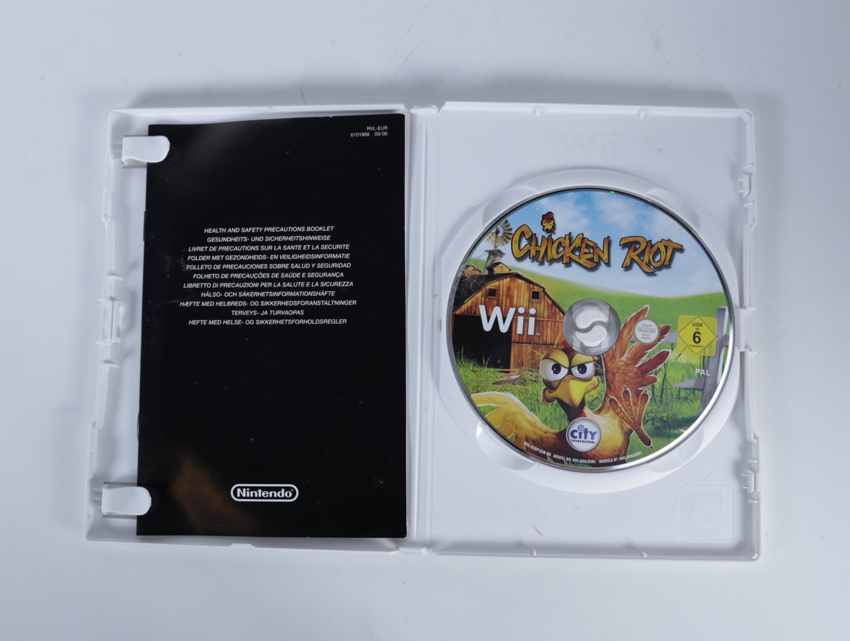 Wii - Chicken Riot - productfoto 3