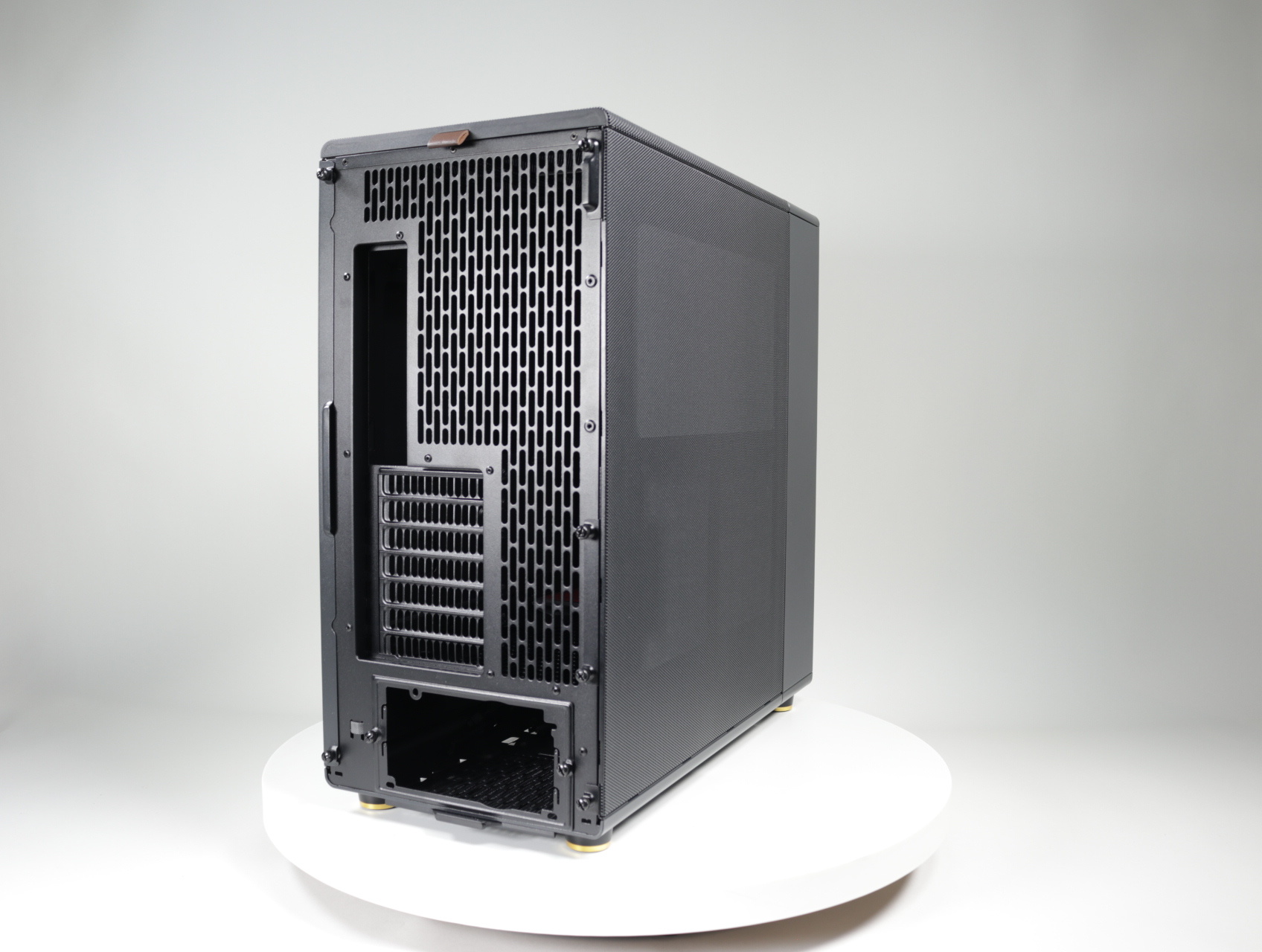 North XL - Mesh Charcoal Black - Fractal Design - productfoto 2