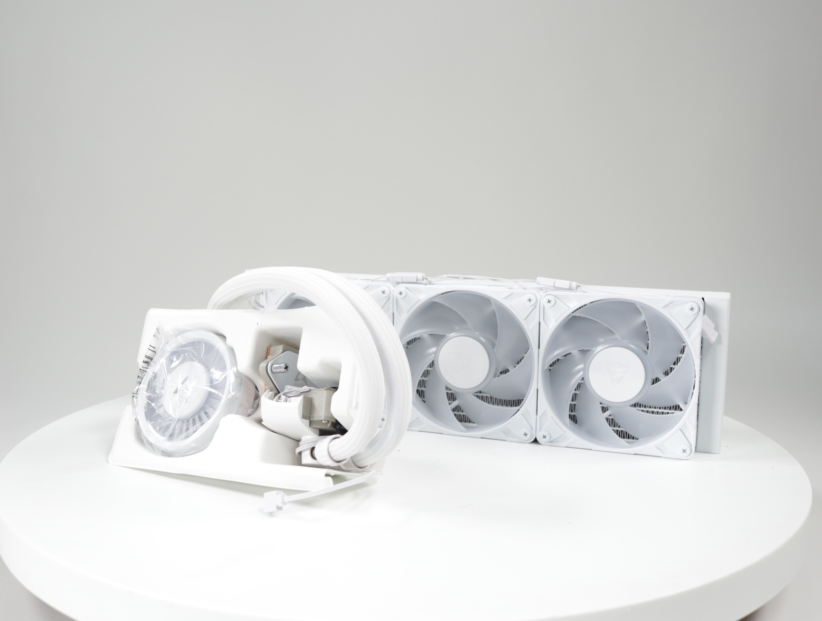 Liquid Freezer III Pro 360 A-RGB Wit - Arctic - productfoto 3