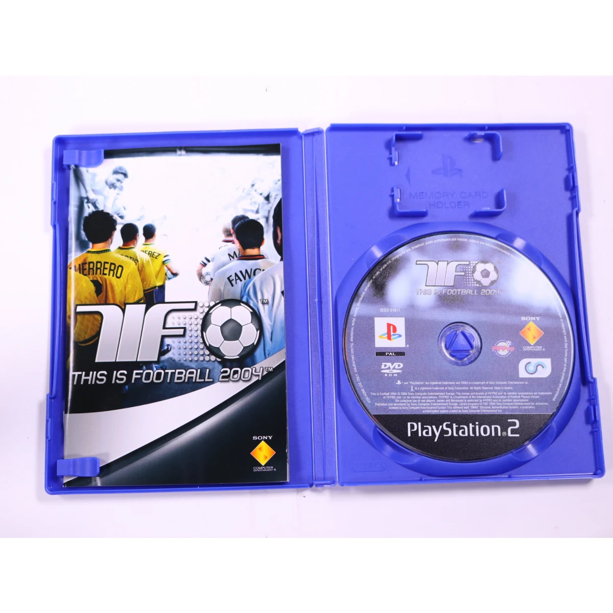 PlayStation 2 - This is Football 2004 - productfoto 3
