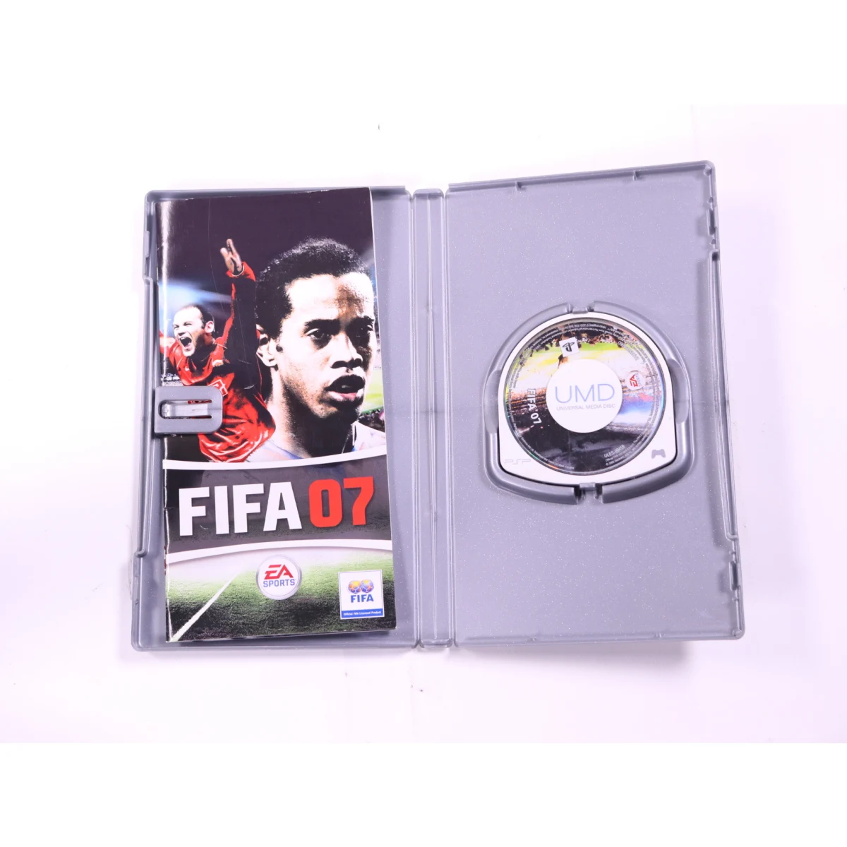 PSP - FIFA 07 [Platinum Hits] - productfoto 3