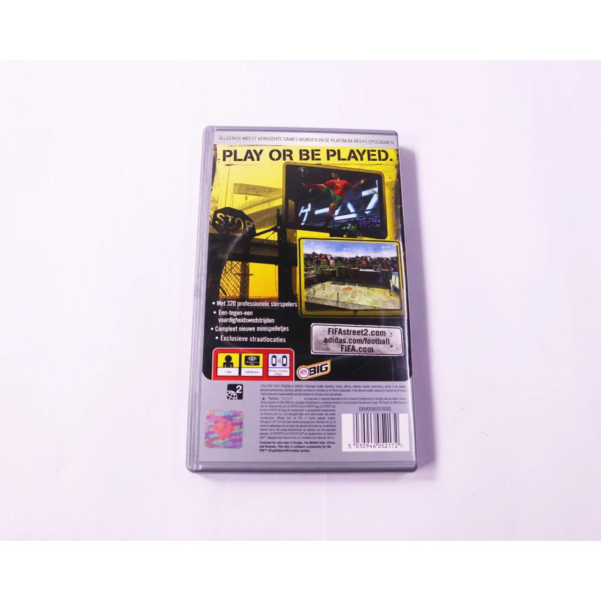PSP - FIFA Street 2 [Platinum] - productfoto 3