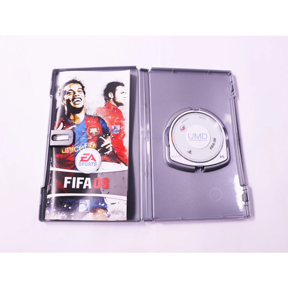 PSP - FIFA 08 [Platinum] - productfoto 2