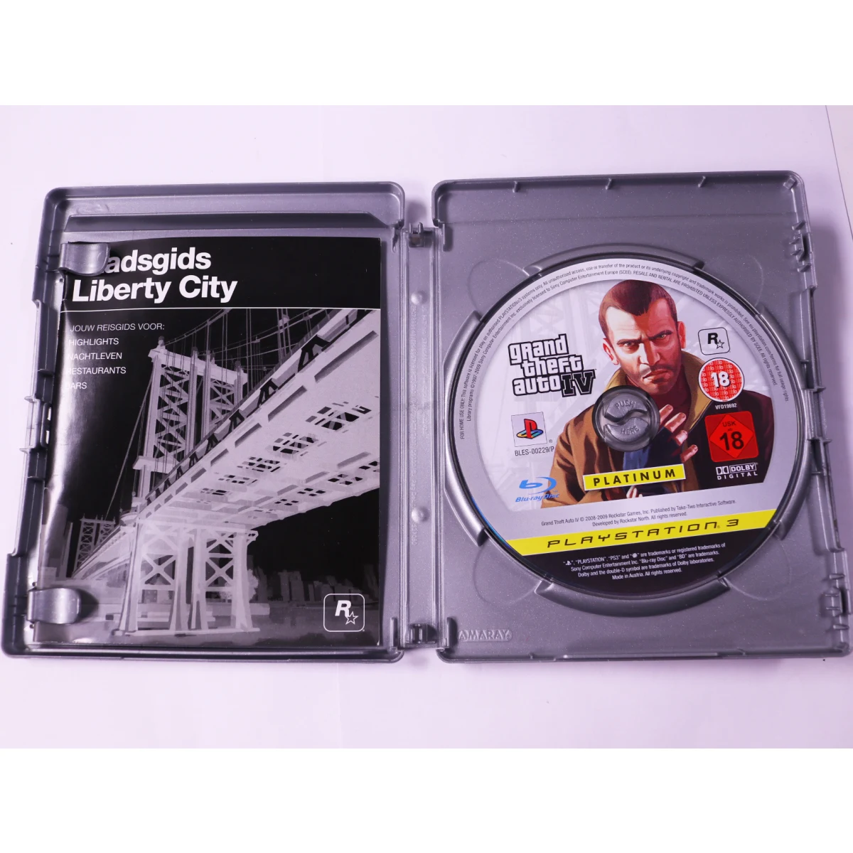 Playstation 3 - Grand Theft Auto IV [Platinum] - productfoto 2