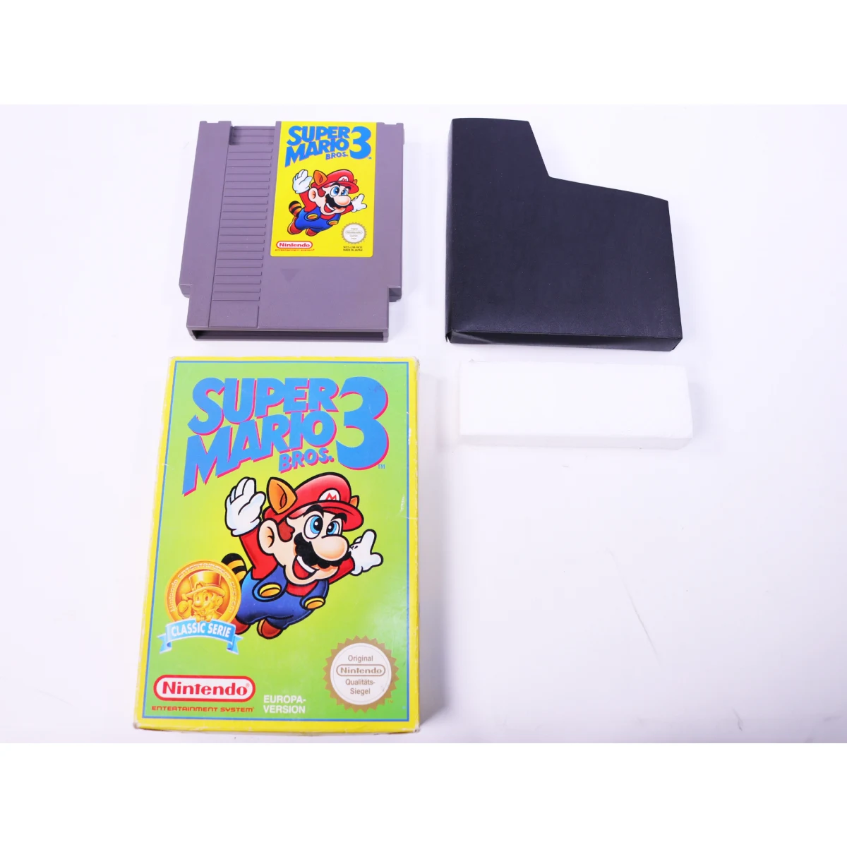 NES - Super Mario Bros 3 - Boxed