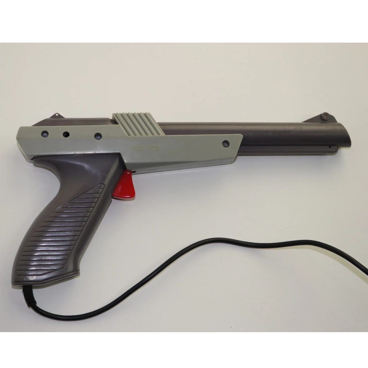 NES - Zapper grijs (LIGHTGUN) - Nintendo - productfoto 2